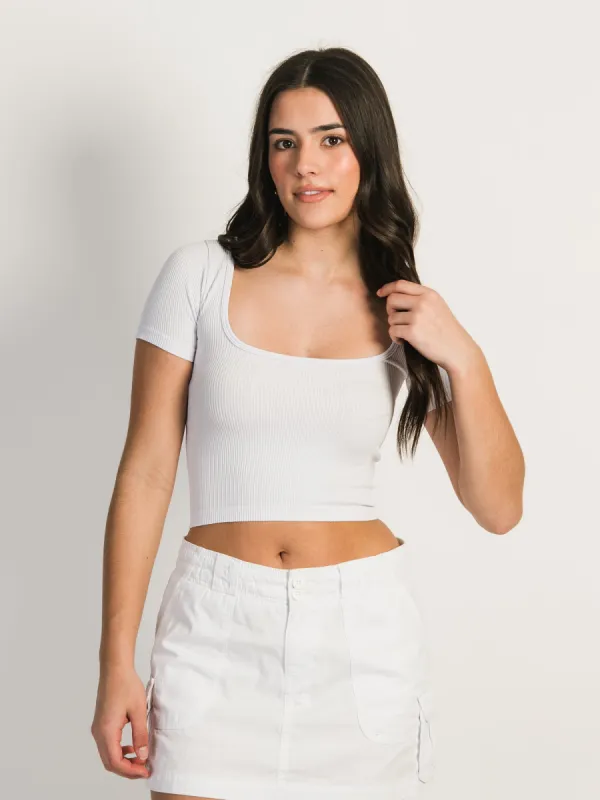 HARLOW SQUARE NECK SEAMLESS TEE - LILAC sold by Harlow