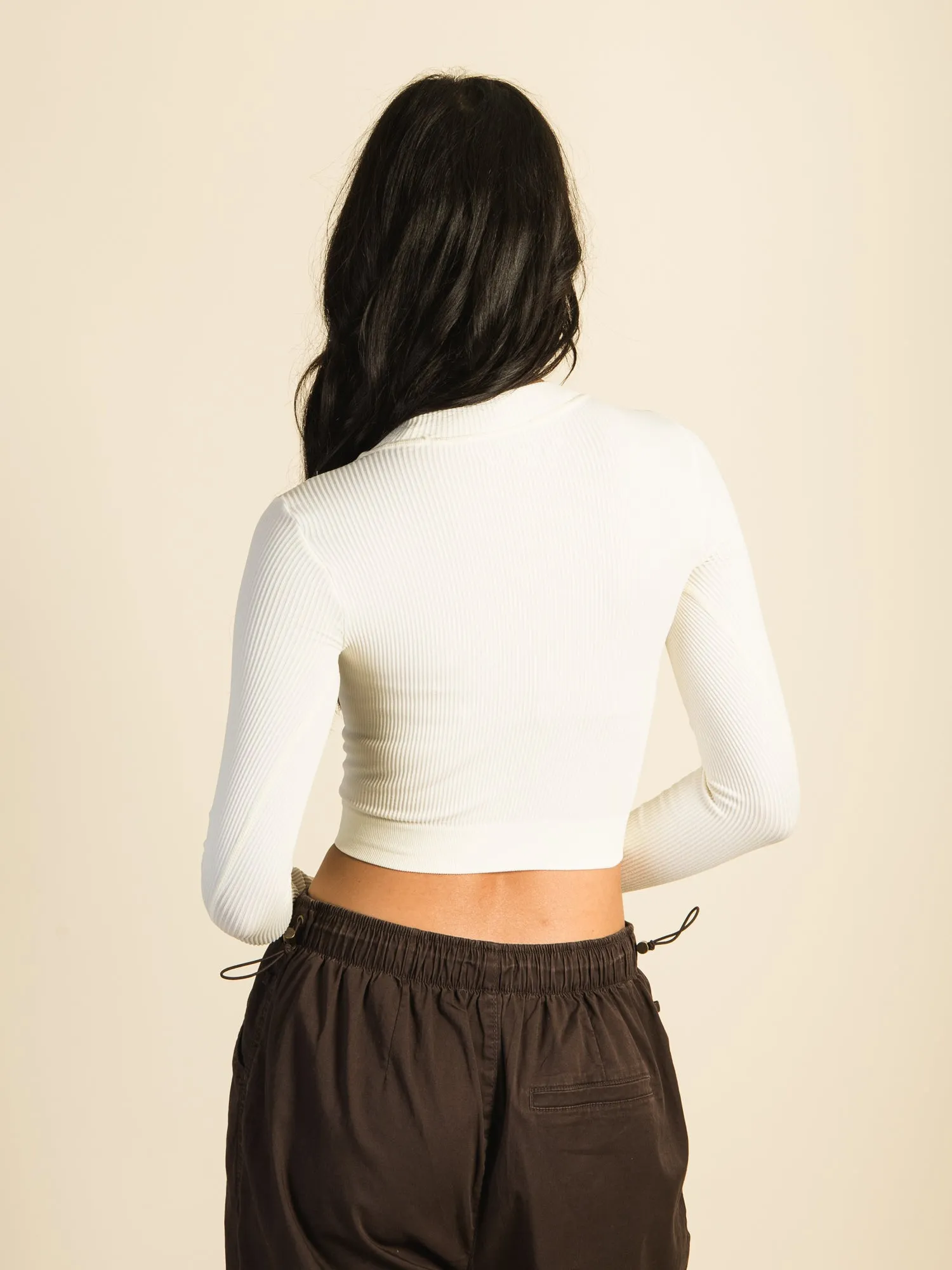 HARLOW SEAMLESS LONG SLEEVE MOCKNECK - CREAM sold by Harlow product image thumbnail 4