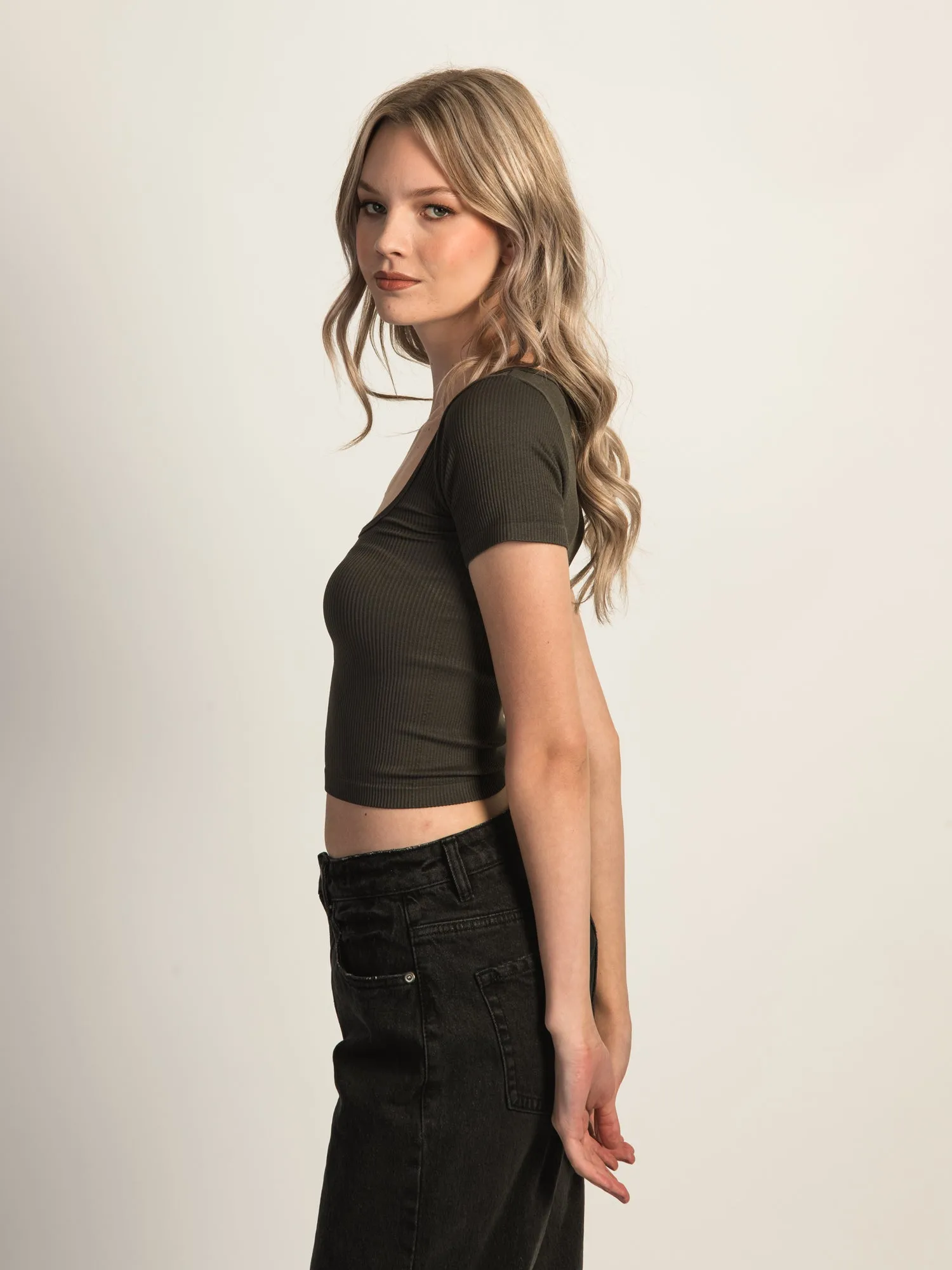HARLOW SQUARENECK SEAMLESS TEE - CHARCOAL sold by Harlow product image thumbnail 2