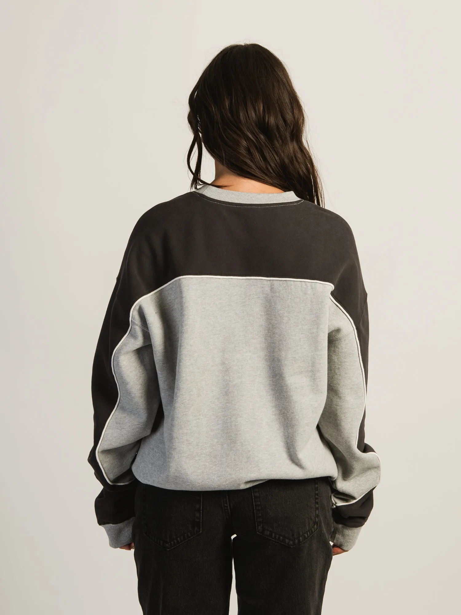 HARLOW ROXY EMBROIDERED CREWNECK - CHICAGO sold by Harlow product image thumbnail 3