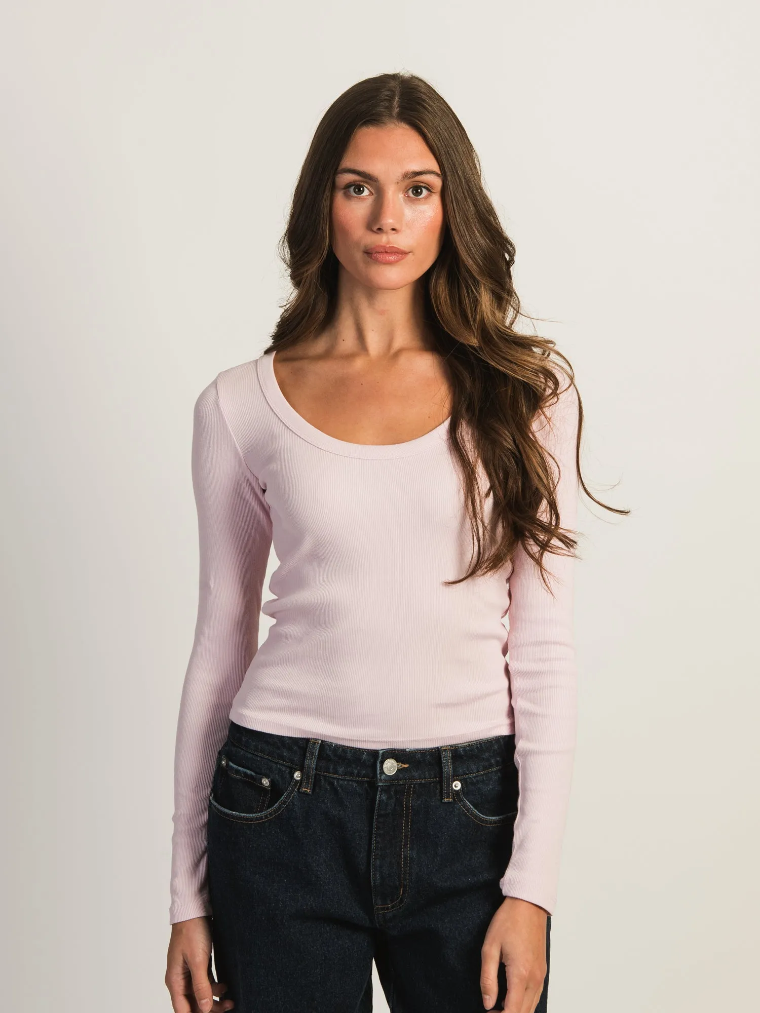 HARLOW ESSENTIAL LONG SLEEVE SCOOPNECK - LIGHT PINK sold by Harlow