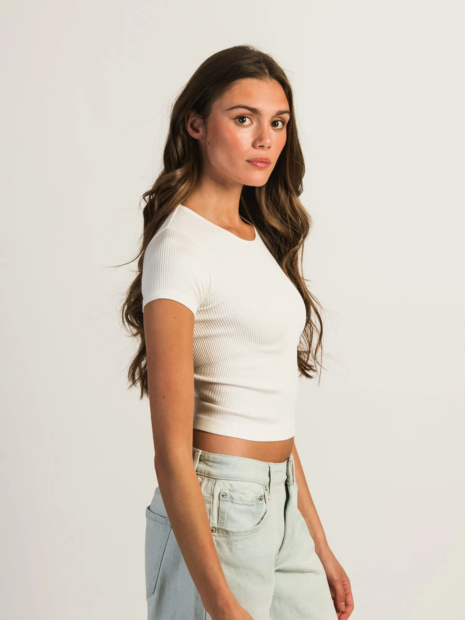 HARLOW RIBBED SEAMLESS TEE - WHITE sold by Harlow product image thumbnail 2