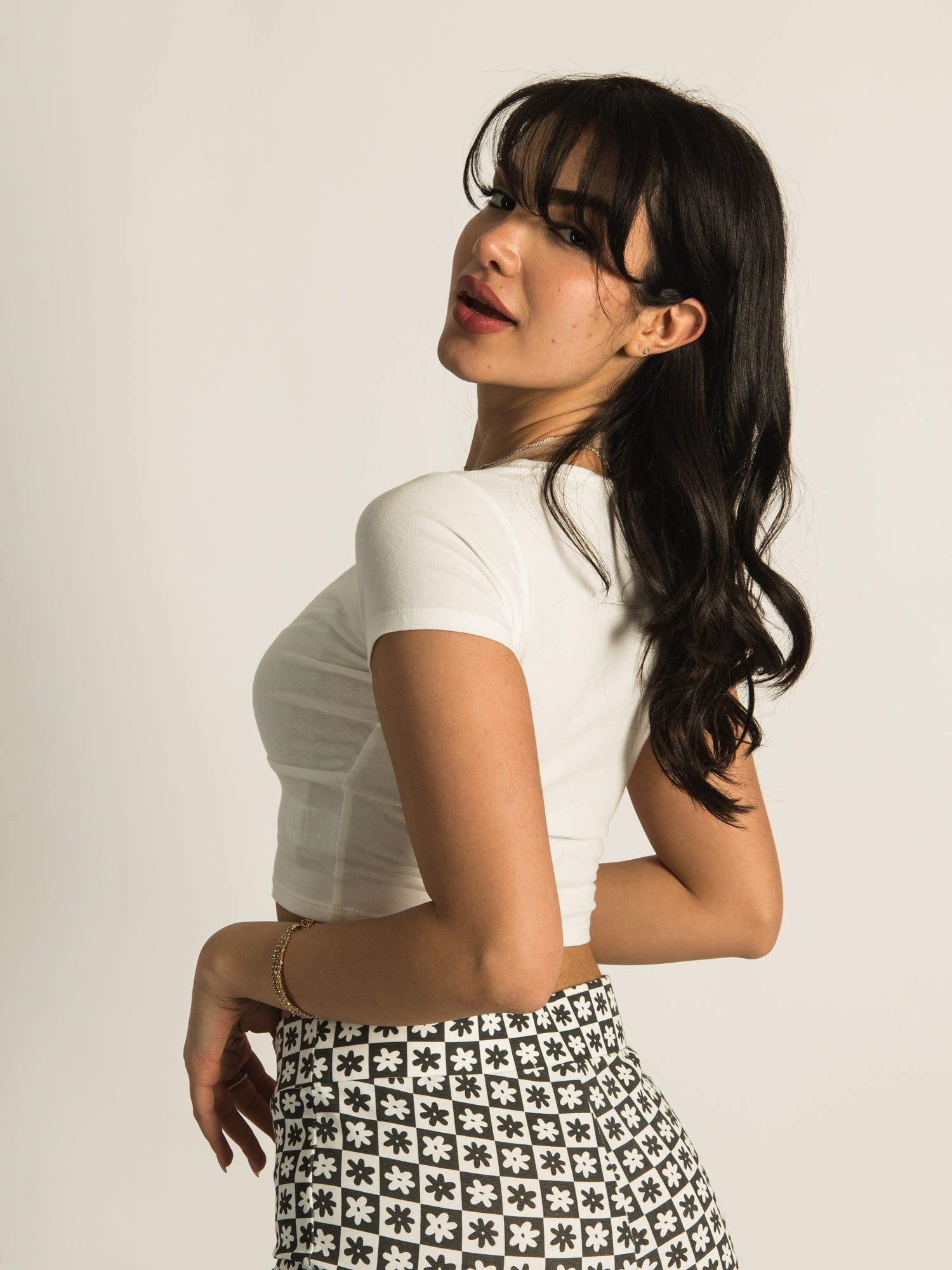 HARLOW DORA SOLID VNECK TEE sold by Harlow product image thumbnail 4