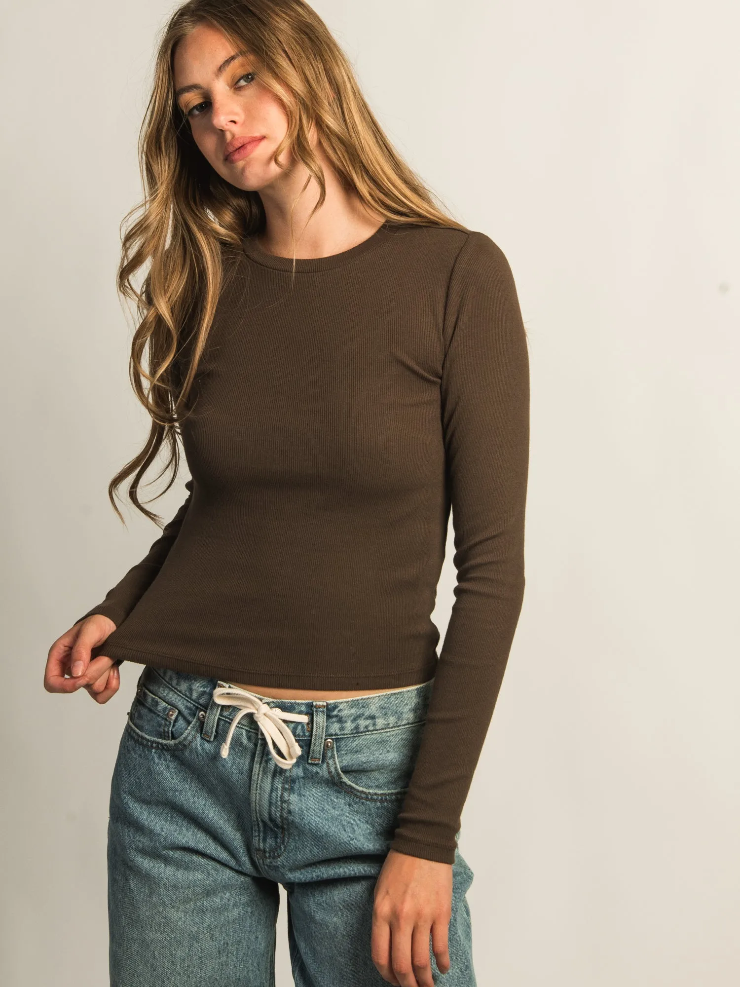 HARLOW ESSENTIAL CREWNECK LONG SLEEVE TEE - CHOCOLATE sold by Harlow product image thumbnail 2