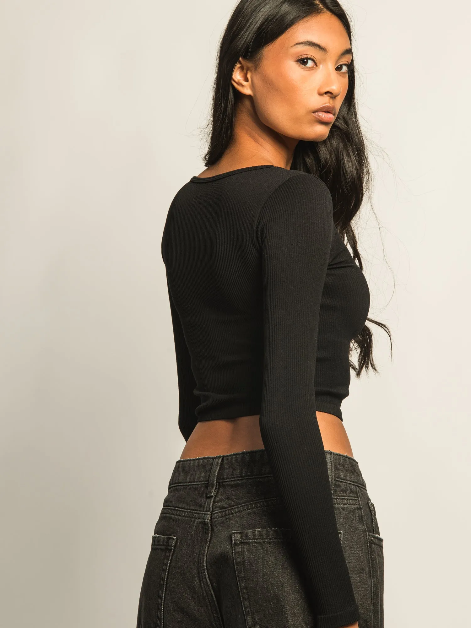 HARLOW SEAMLESS SQUARENECK LONG SLEEVE - BLACK sold by Harlow product image thumbnail 5