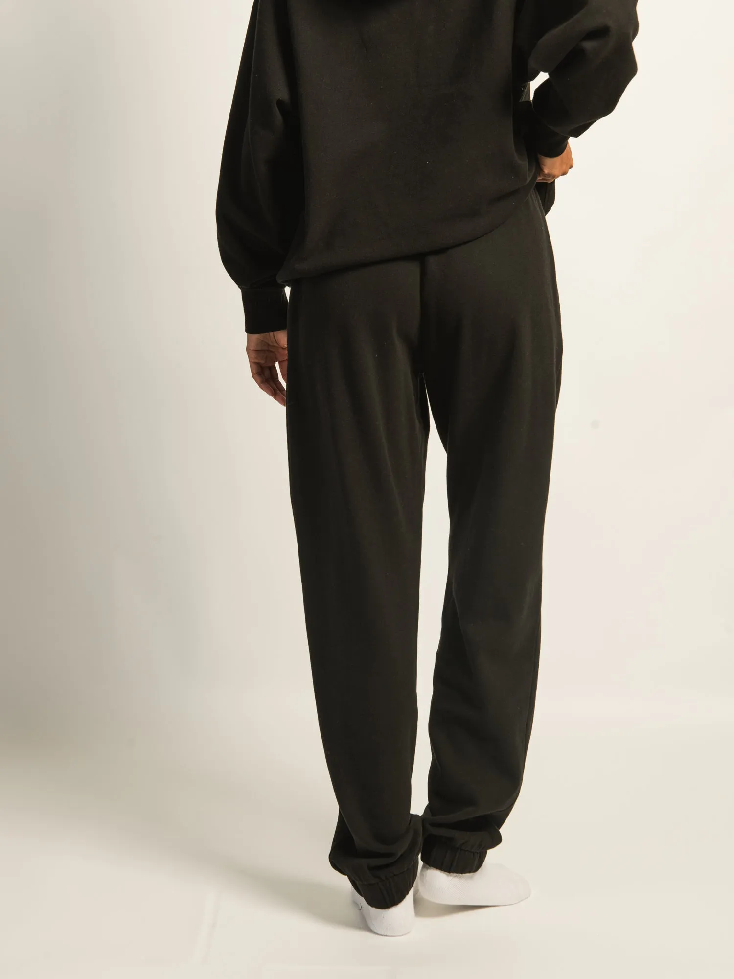 HARLOW JORDANA RELAXED SWEATPANT - BLACK sold by Harlow product image thumbnail 4