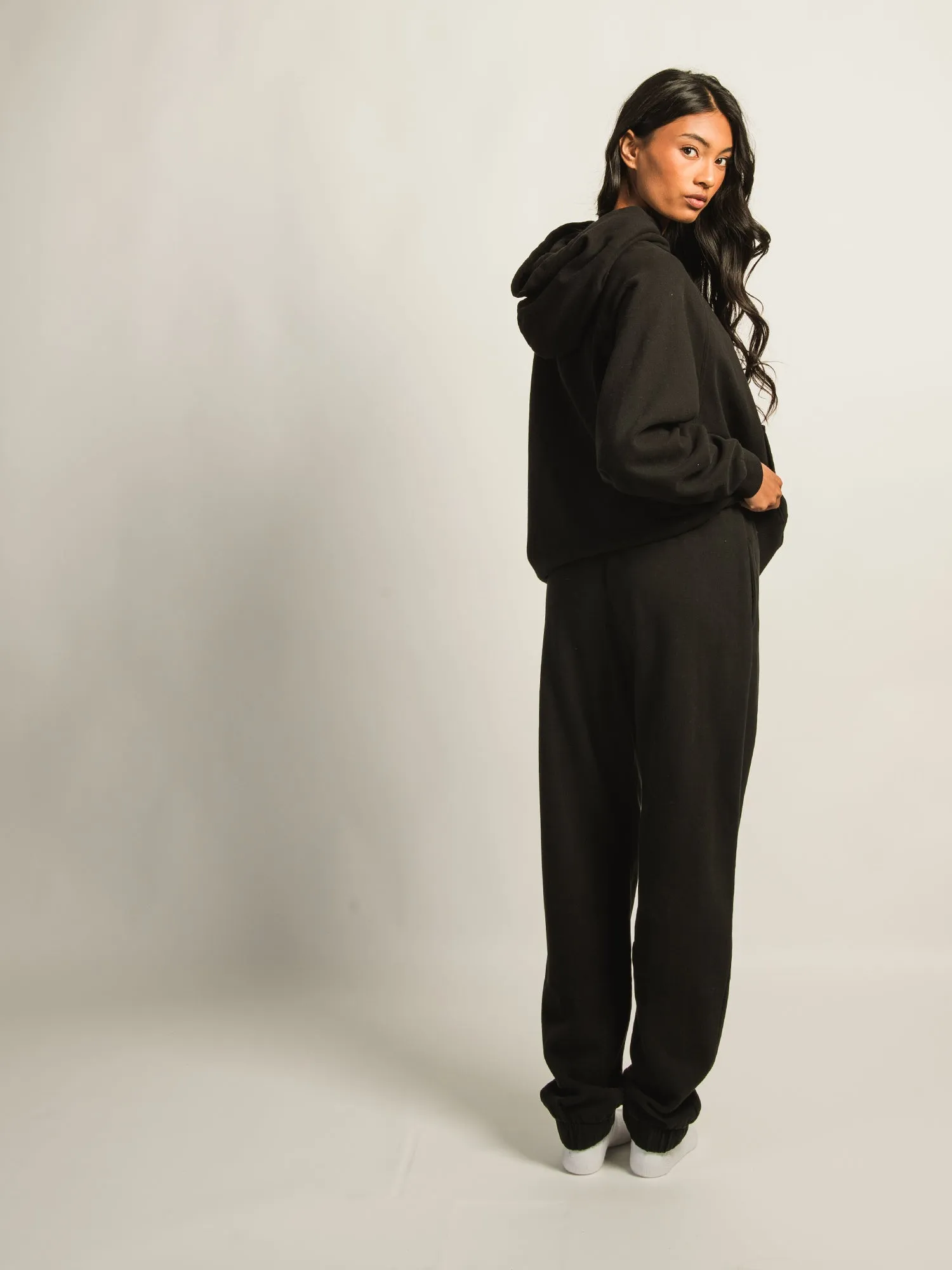 HARLOW JORDANA RELAXED SWEATPANT - BLACK sold by Harlow product image thumbnail 5