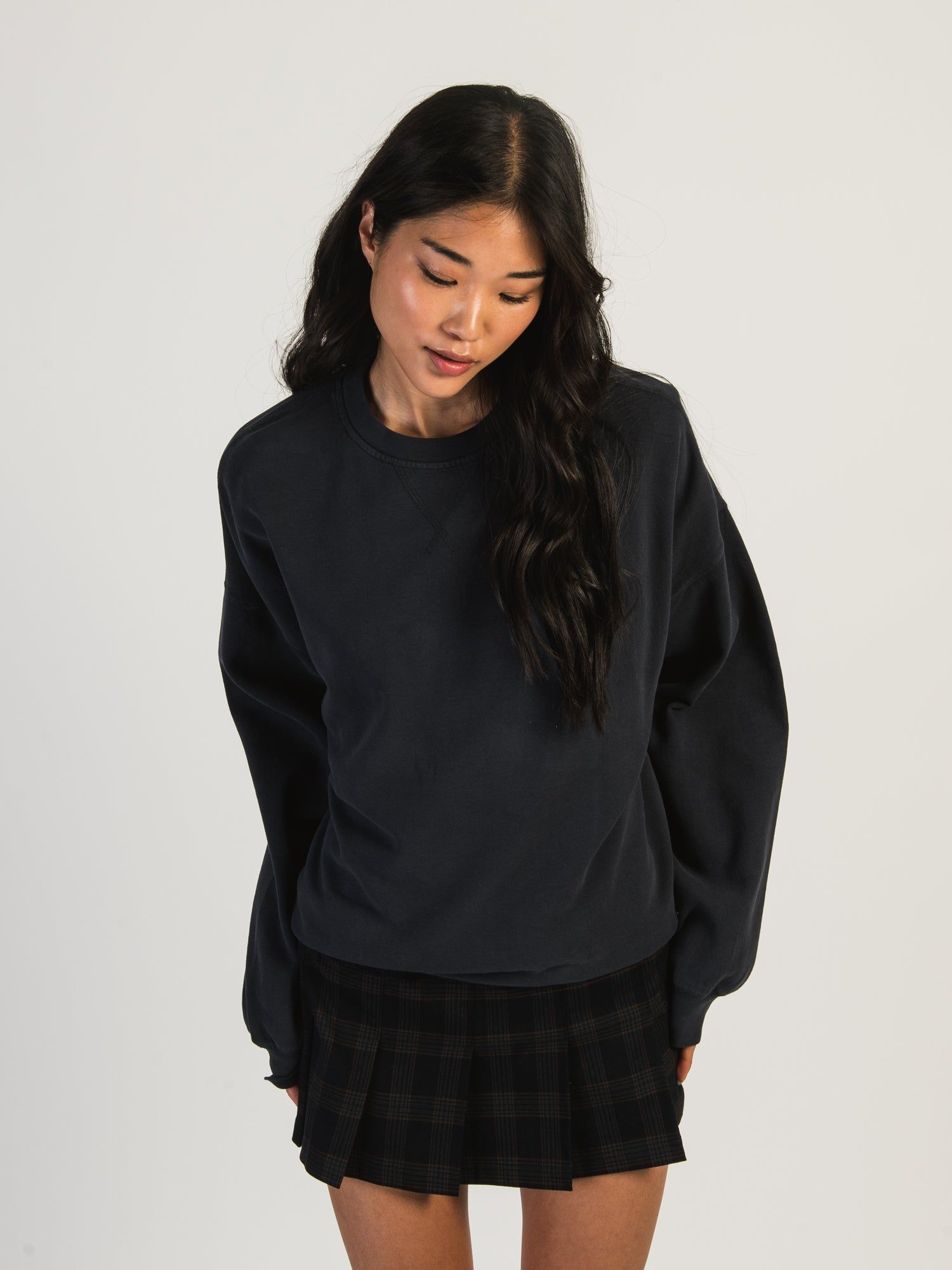 HARLOW MICHELLE SOLID CREWNECK - NAVY sold by Harlow