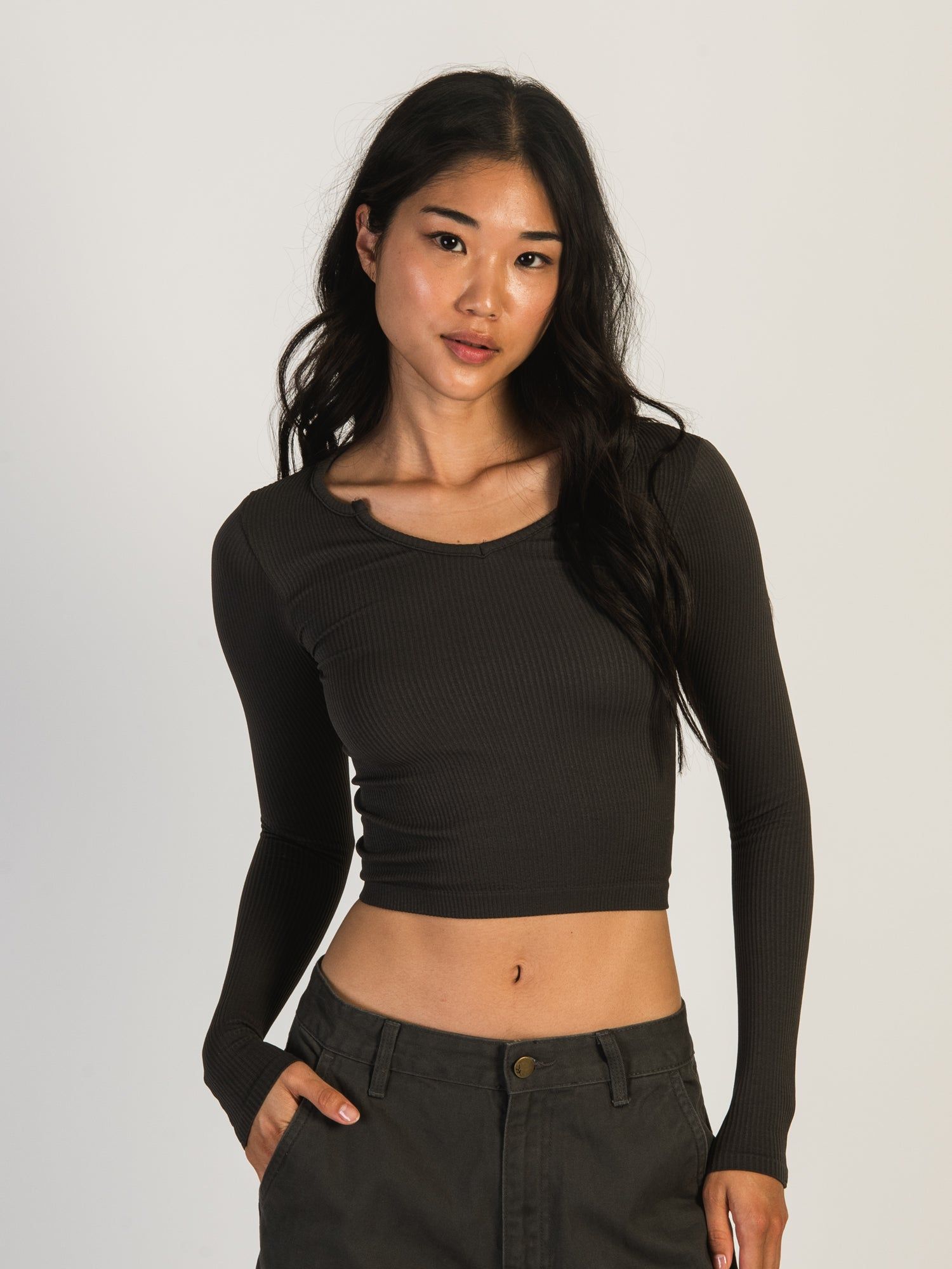HARLOW HARPER SEAMLESS NOTCH LONG SLEEVE - CHARCOAL sold by Harlow product image thumbnail 2