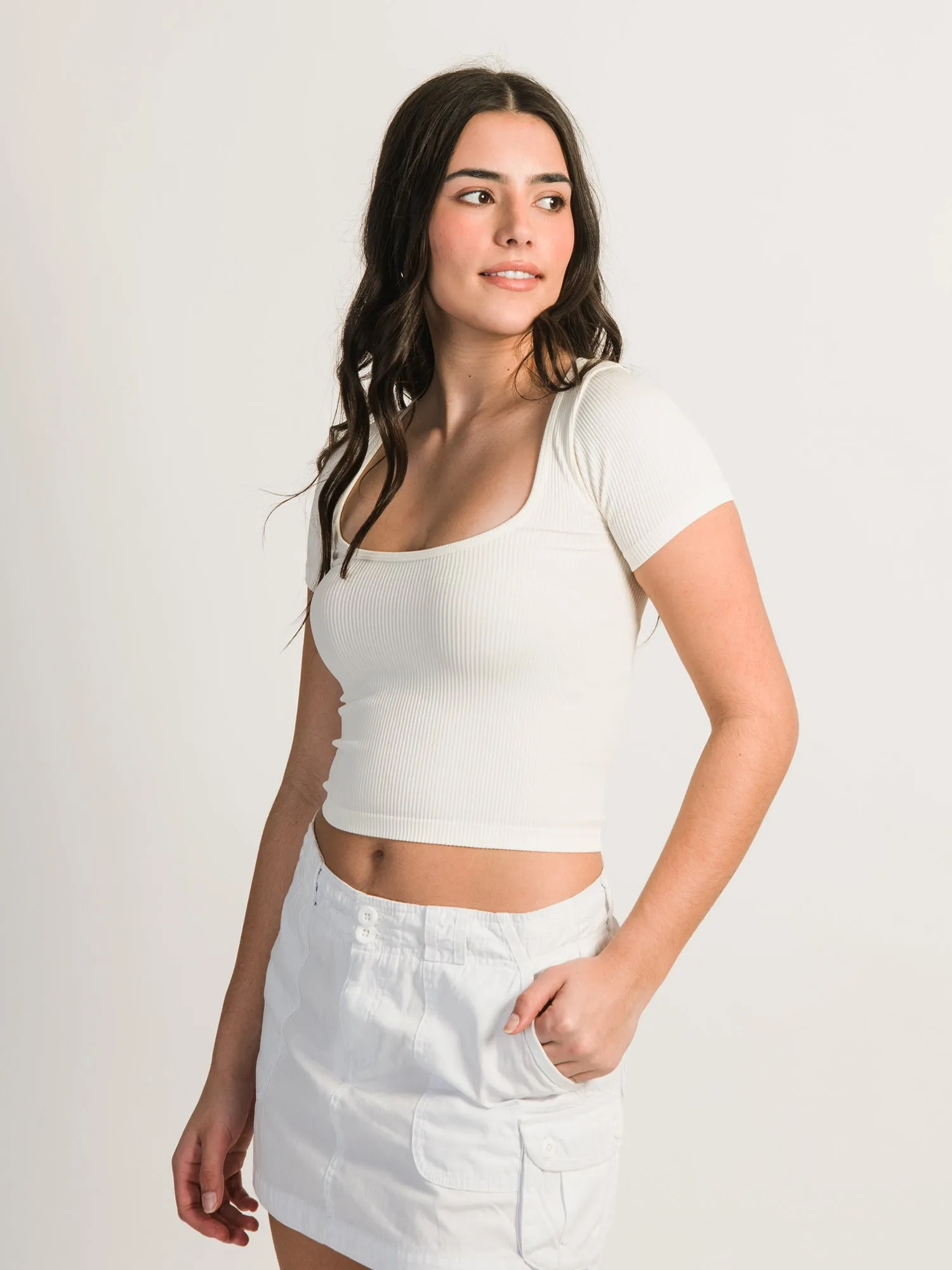 HARLOW SQUARE NECK SEAMLESS TEE - CREAM sold by Harlow product image thumbnail 2