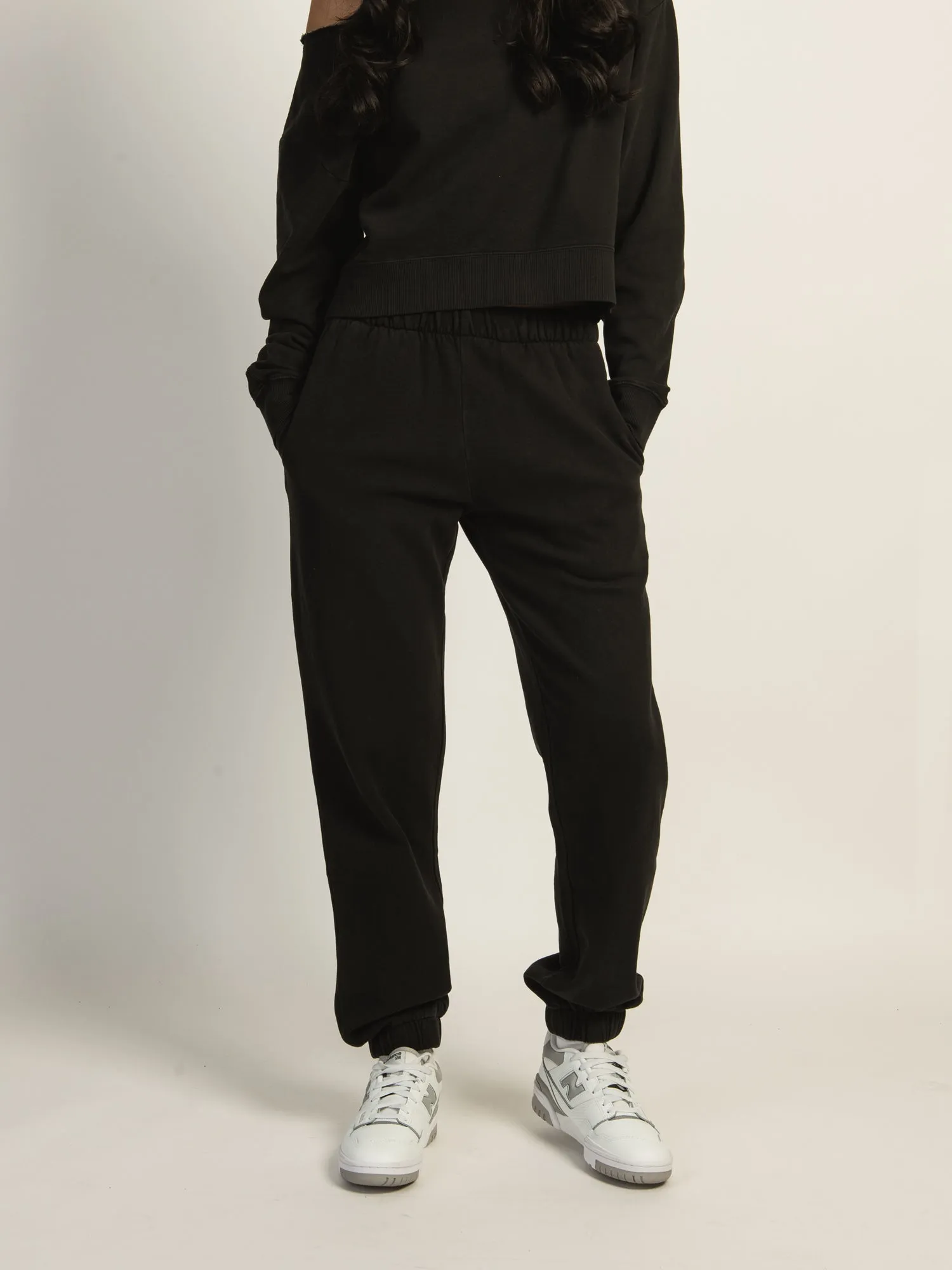 HARLOW JORDANA RELAXED SWEATPANT - BLACK sold by Harlow