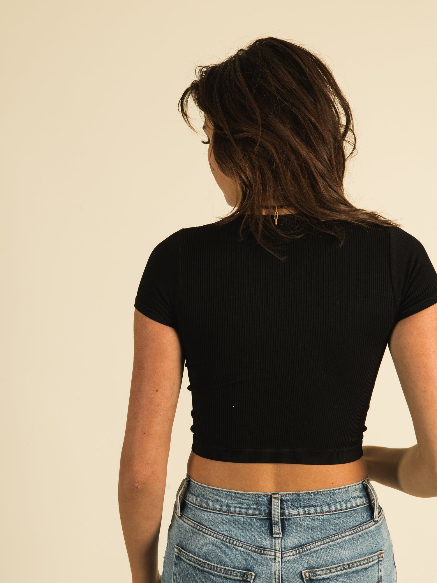 HARLOW RIBBED SEAMLESS TEE sold by Harlow product image thumbnail 4