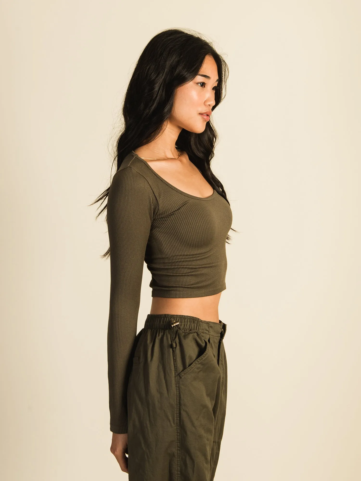 HARLOW SEAMLESS LONG SLEEVE SQUARE NECK - ARMY sold by Harlow product image thumbnail 3