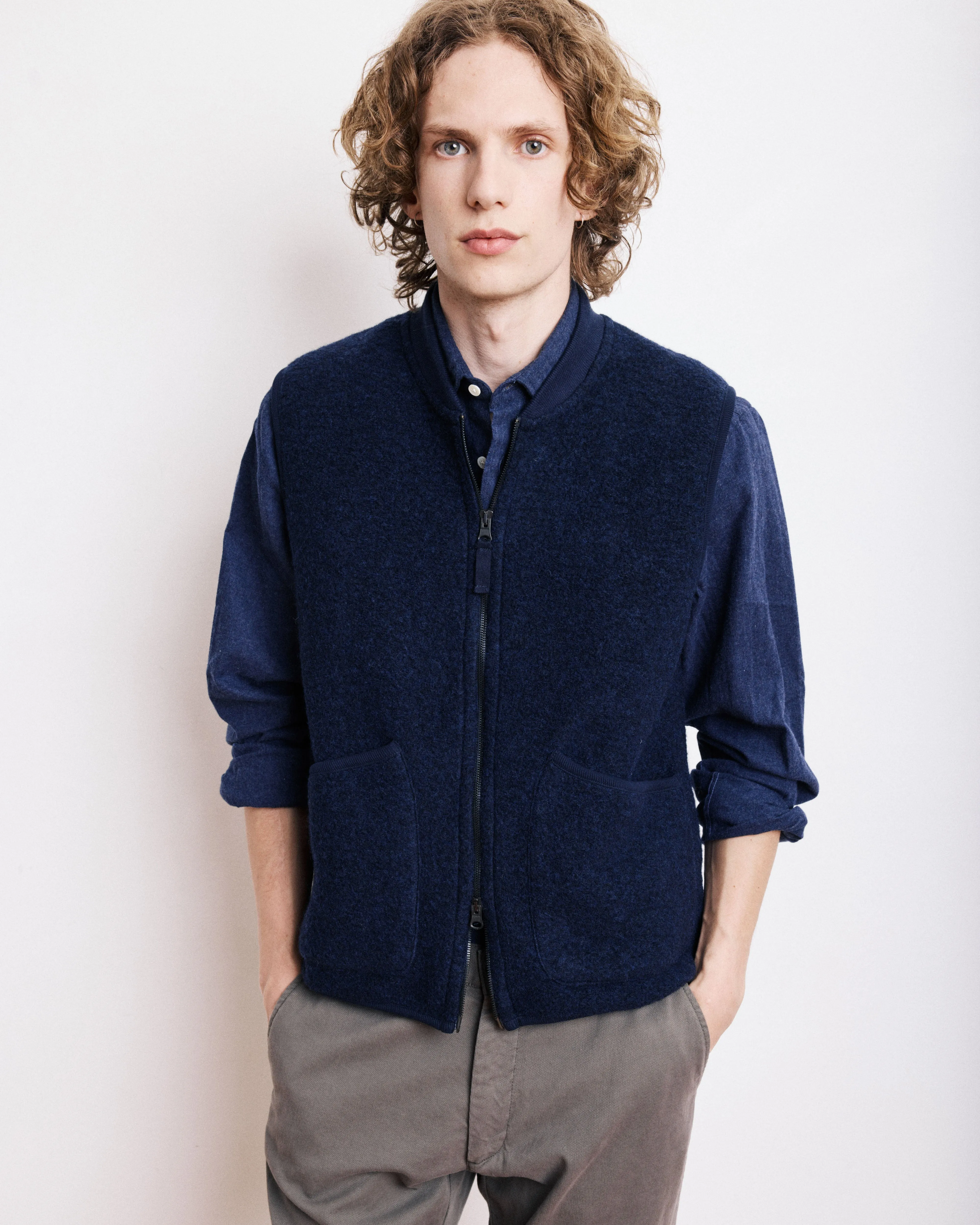 Gilet Homme en Laine Bouillie Bleu Marine Vest sold by Hartford