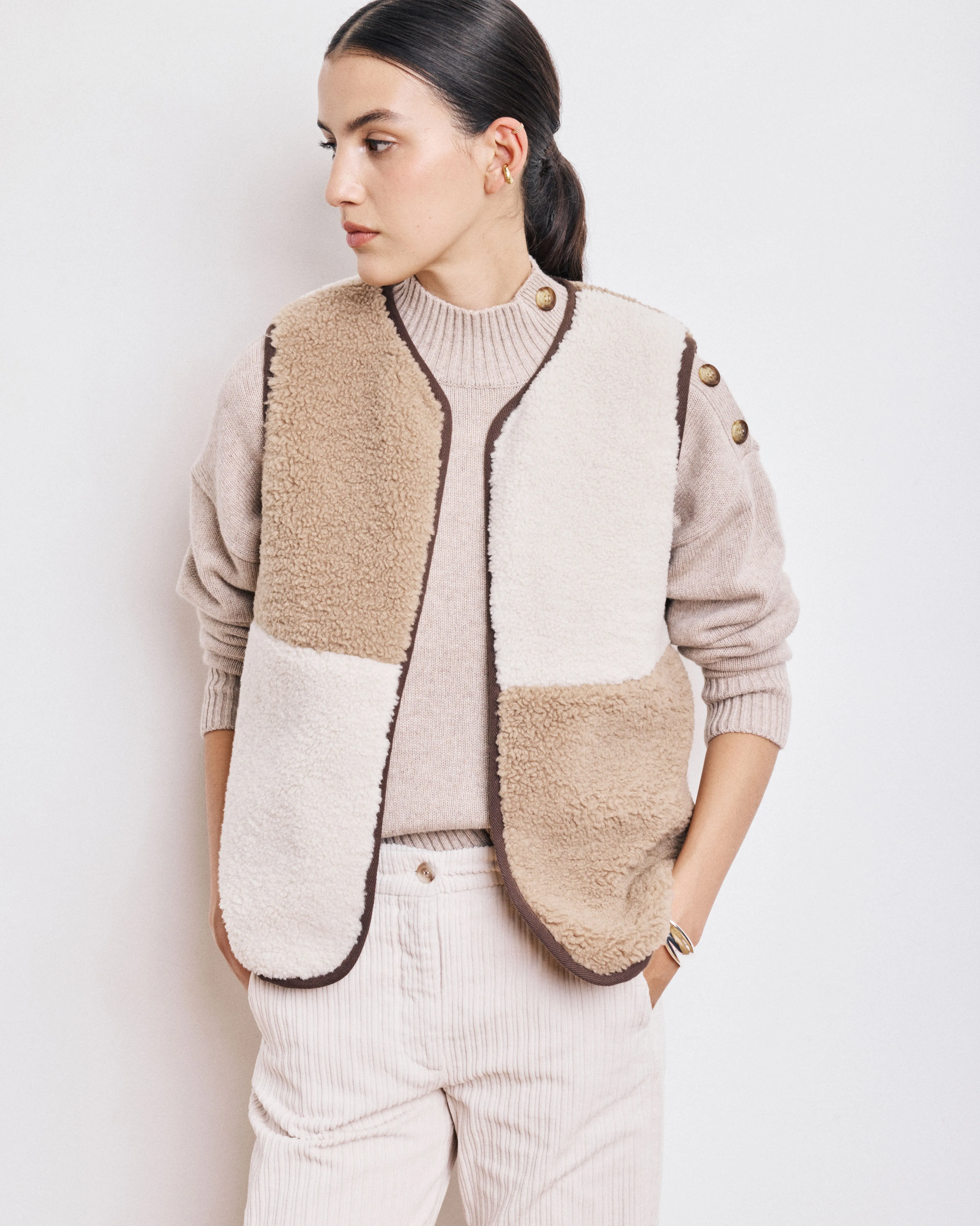 Gilet Femme en Sherpa Beige & Ecru Veepie sold by Hartford product image thumbnail 2