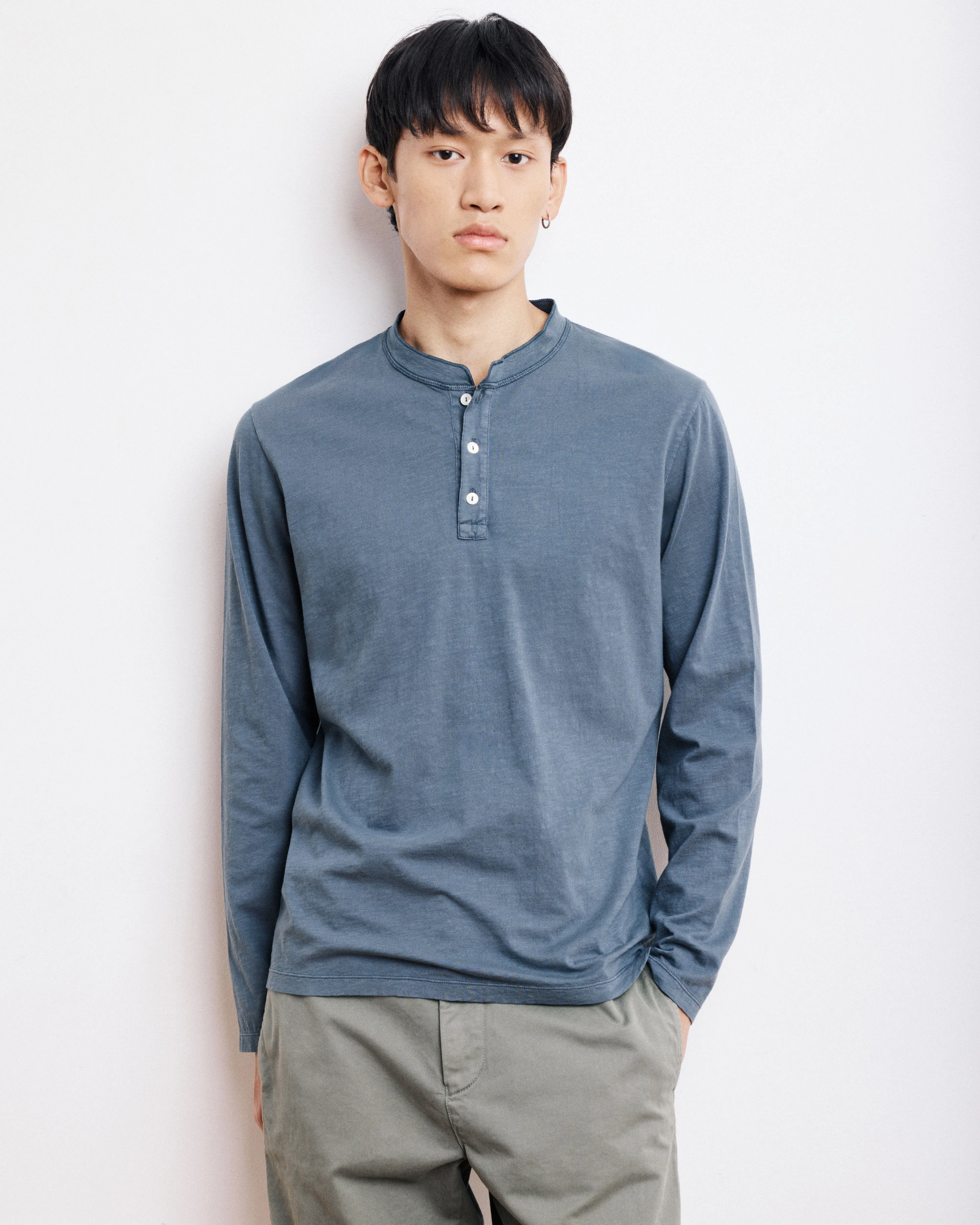 T-Shirt Homme en Coton Slub Carbone Henley sold by Hartford