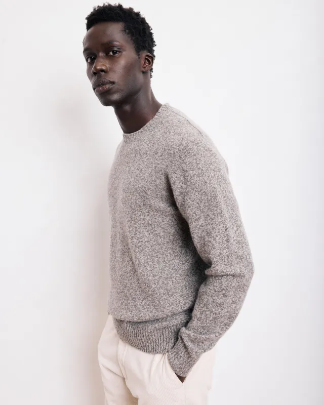 Pull Col Rond Homme en Laine Lambswool Gris sold by Hartford