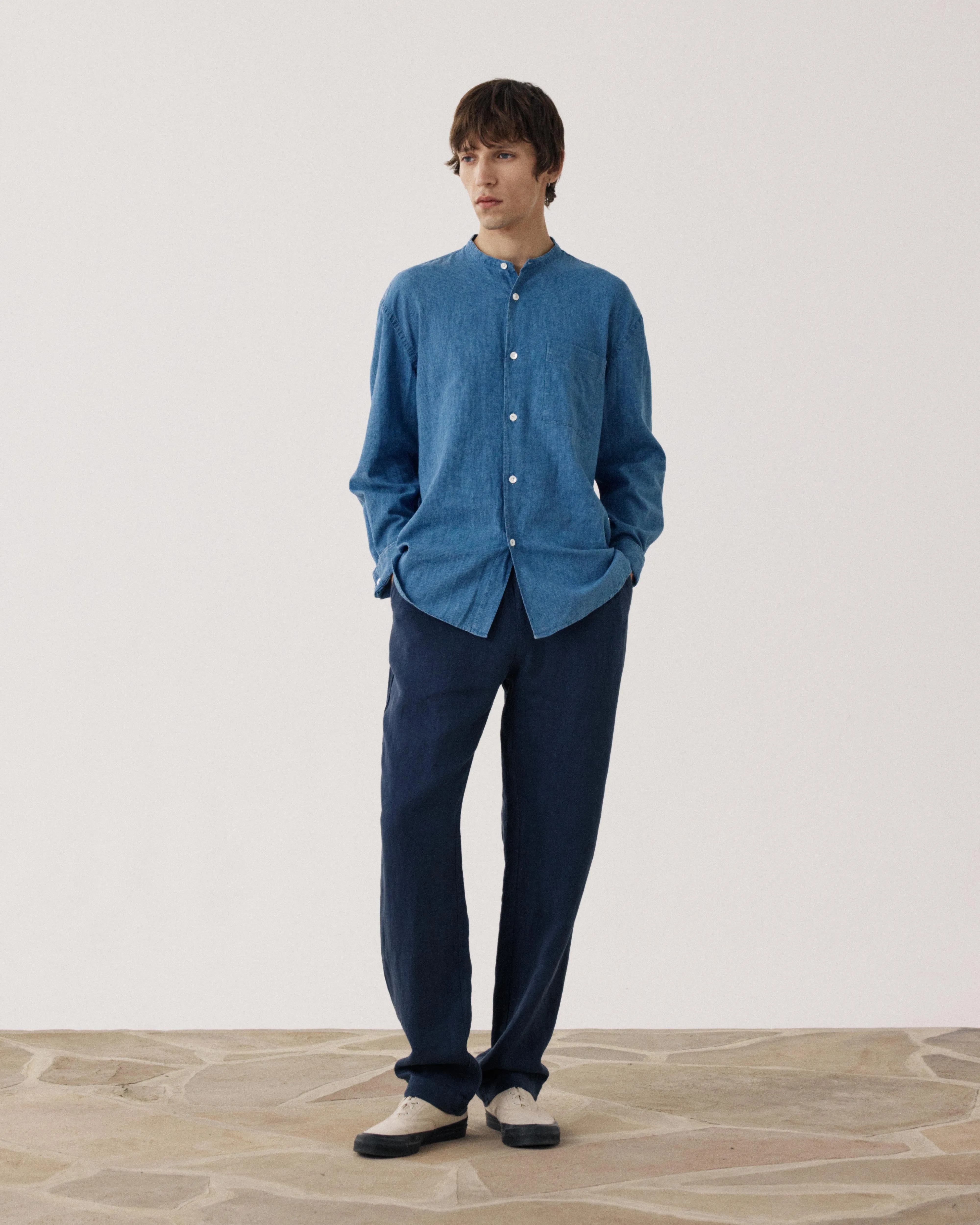 Chemise Homme en Lin & Coton Bleu Indigo Fisher sold by Hartford product image thumbnail 3