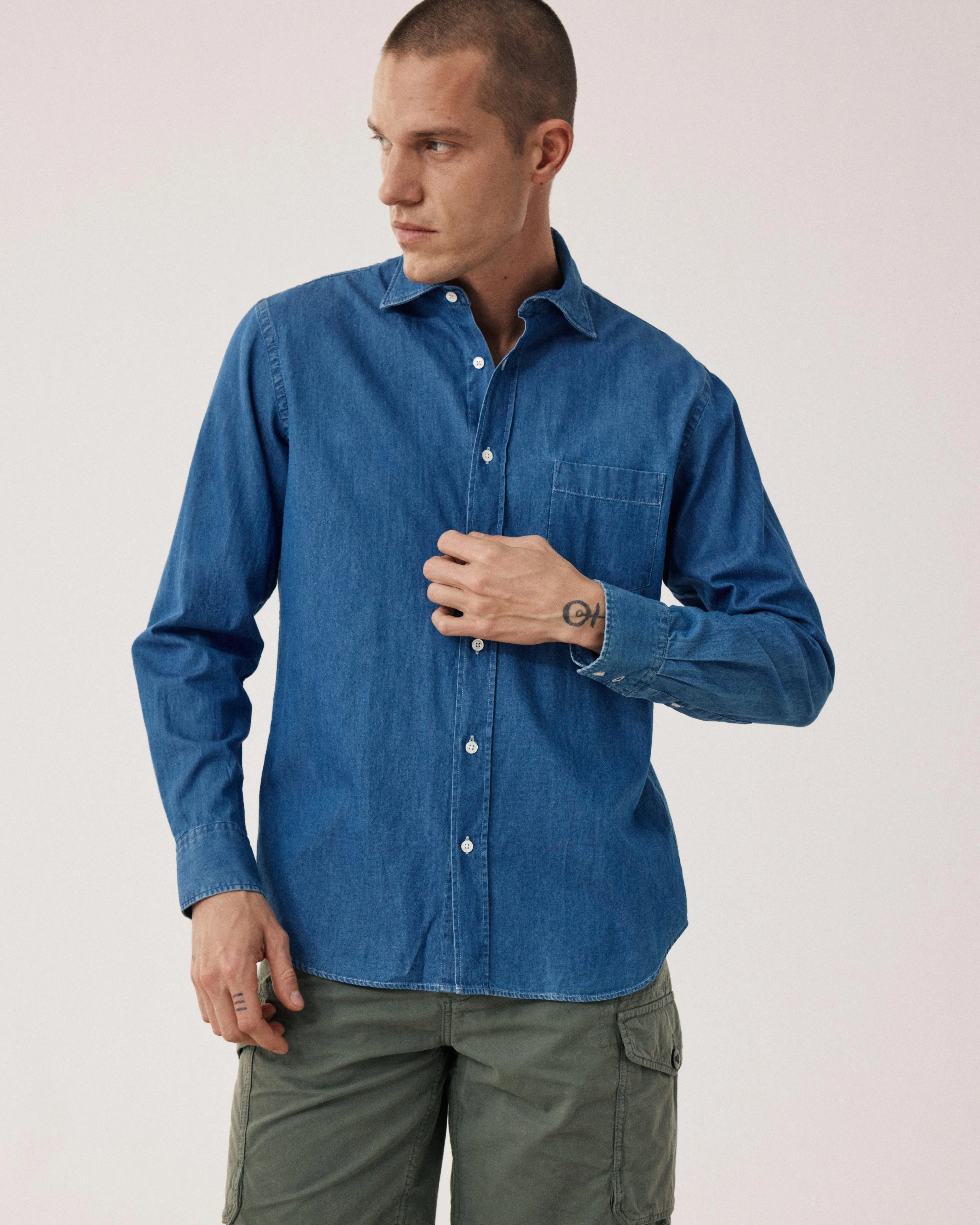 Chemise Homme en Denim Léger Bleu Indigo Paul sold by Hartford