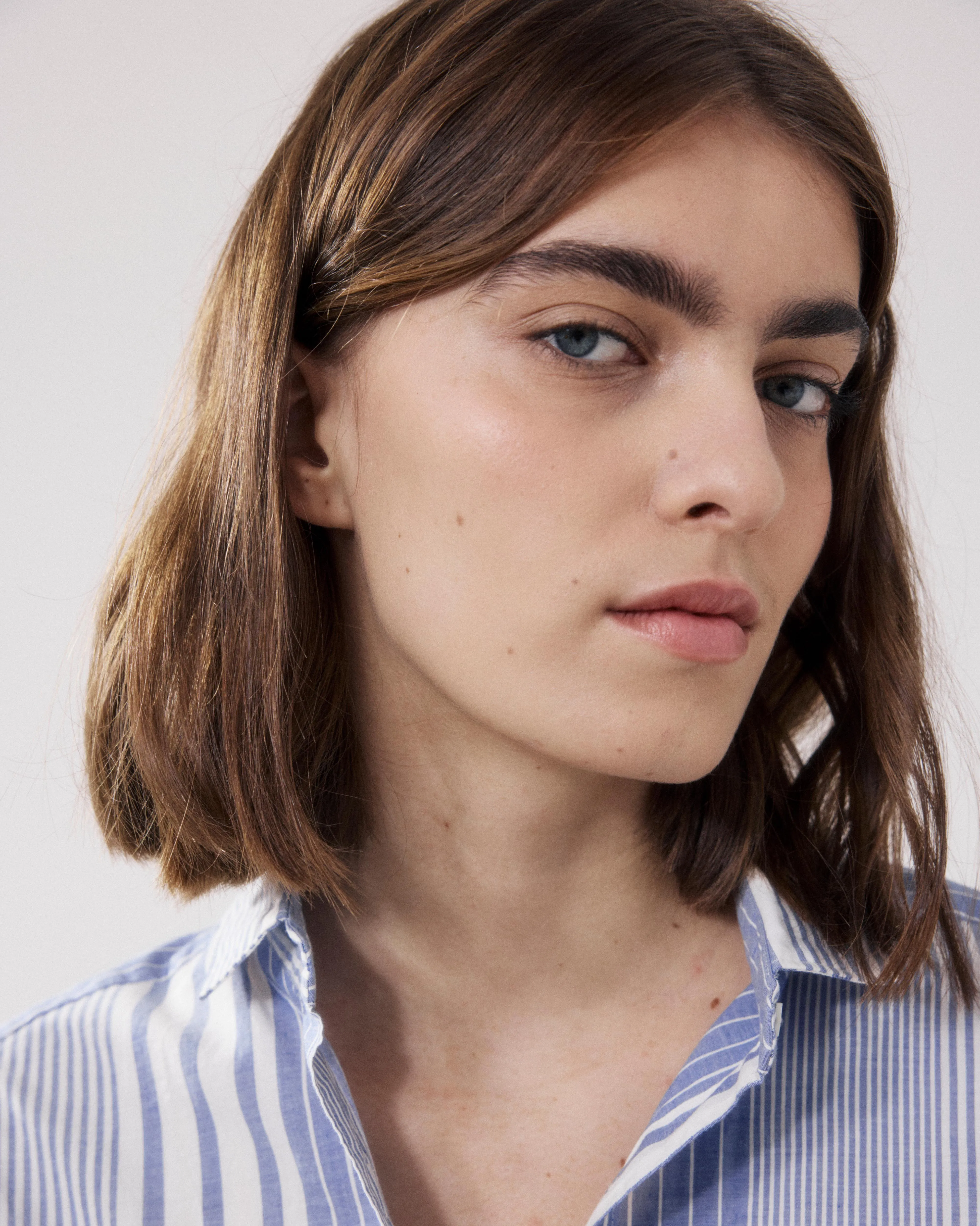 Chemise Femme en Coton Blanc & Bleu Charlot sold by Hartford product image thumbnail 4