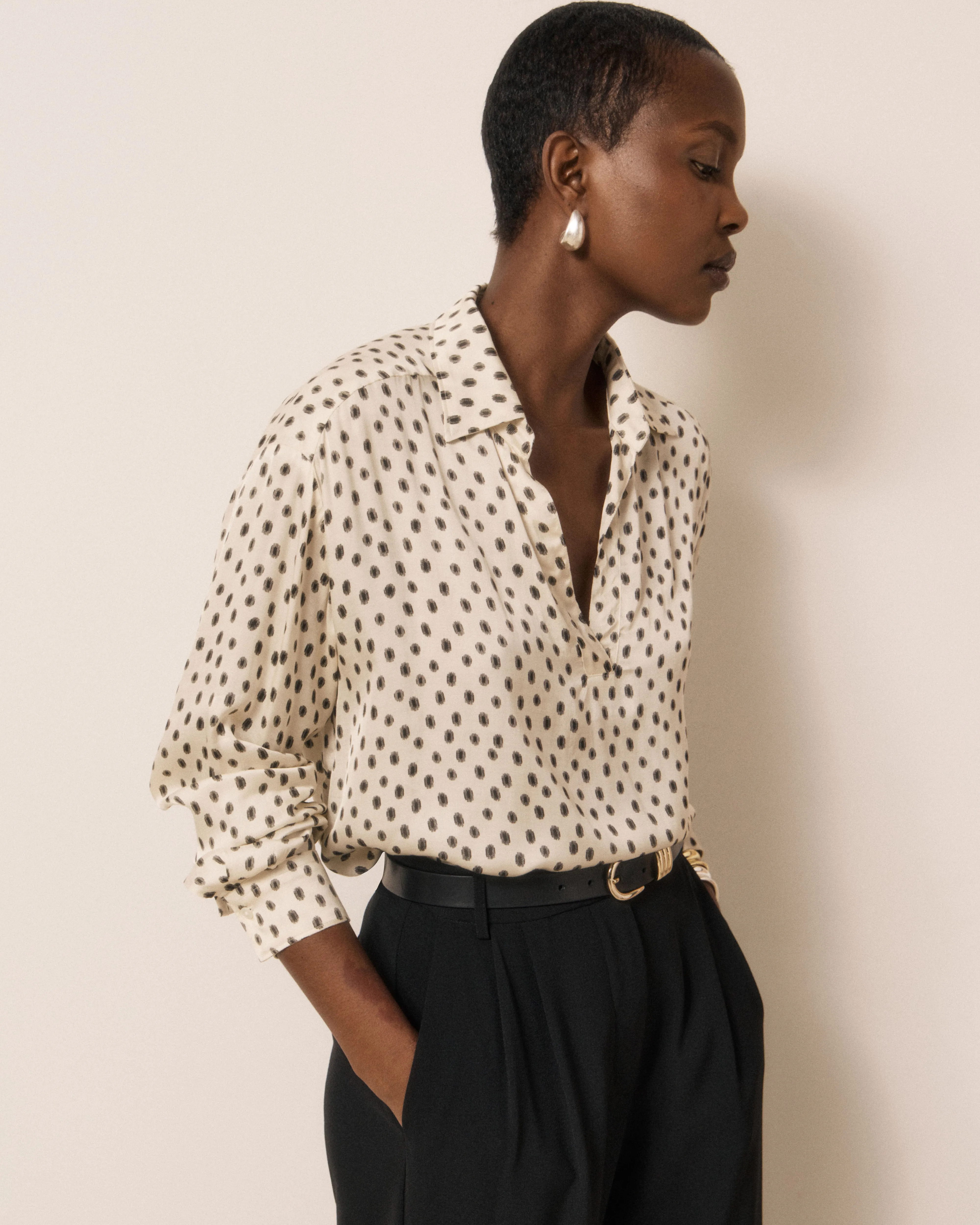Blouse Femme en Viscose à Pois Blanc & Noir Chorus sold by Hartford product image thumbnail 3