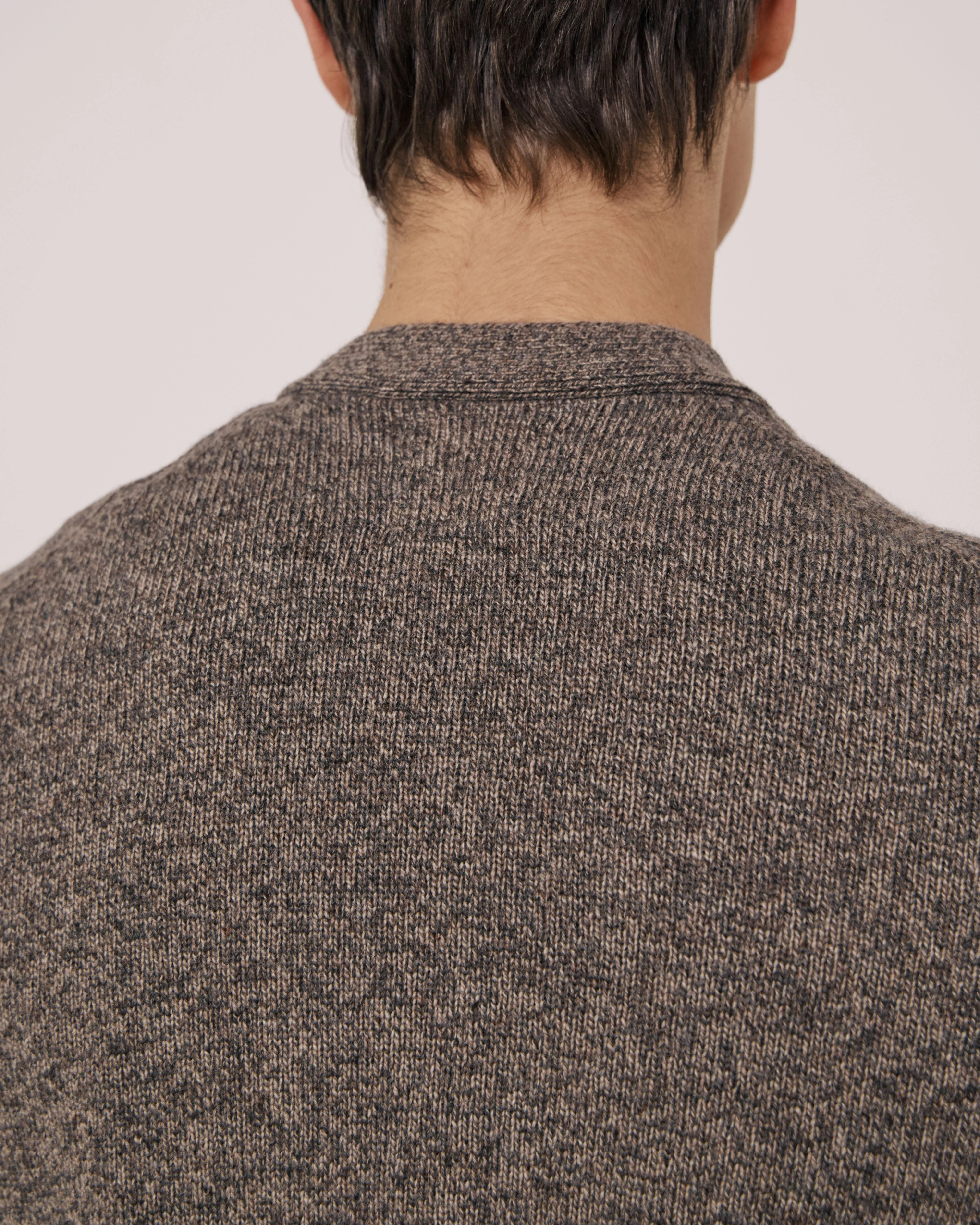 Pull Homme en Laine Mérinos Extrafine Taupe Seamless Cardigan sold by Hartford product image thumbnail 4