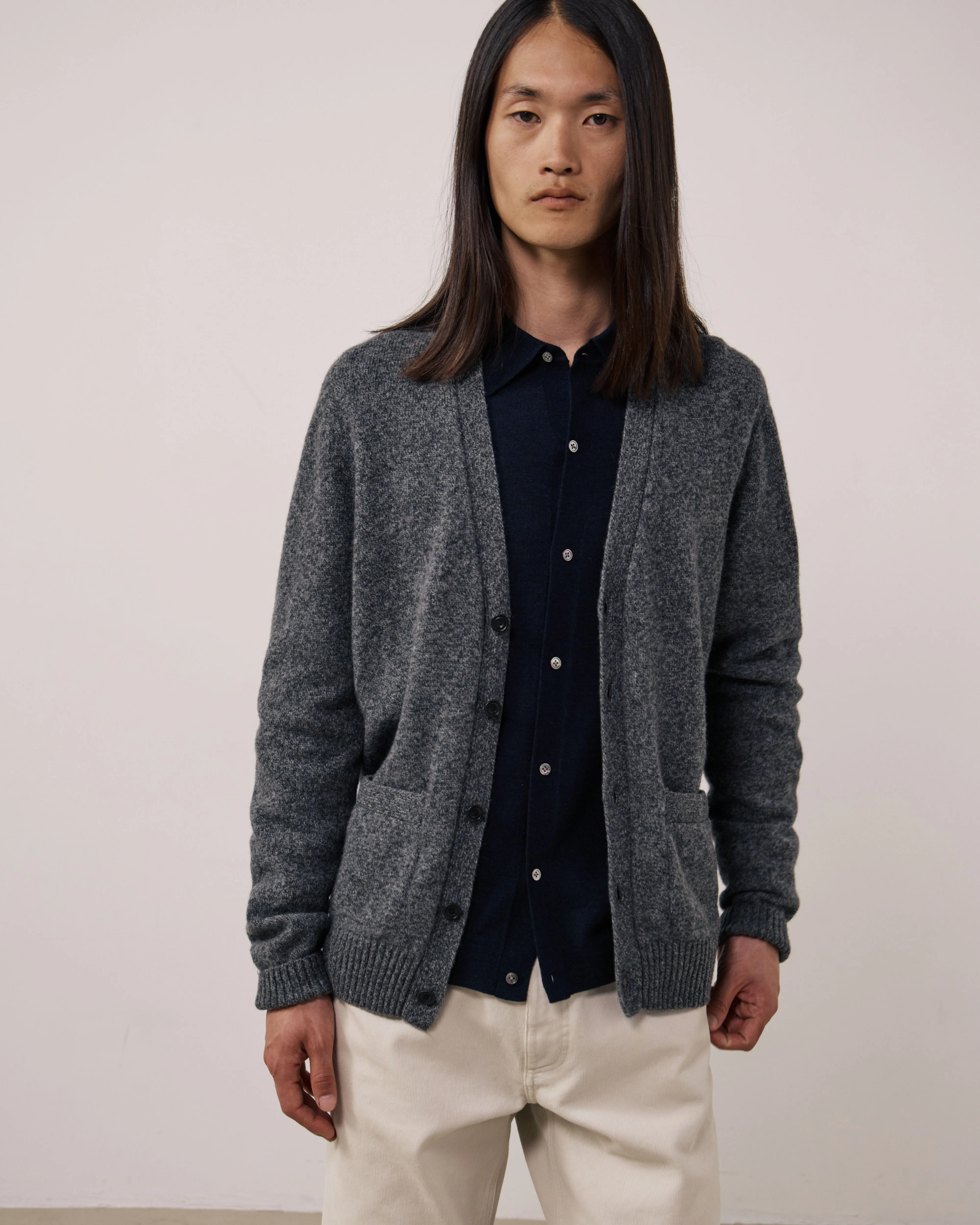 Pull Homme en Laine Mérinos Extrafine Gris Seamless Cardigan sold by Hartford product image thumbnail 4