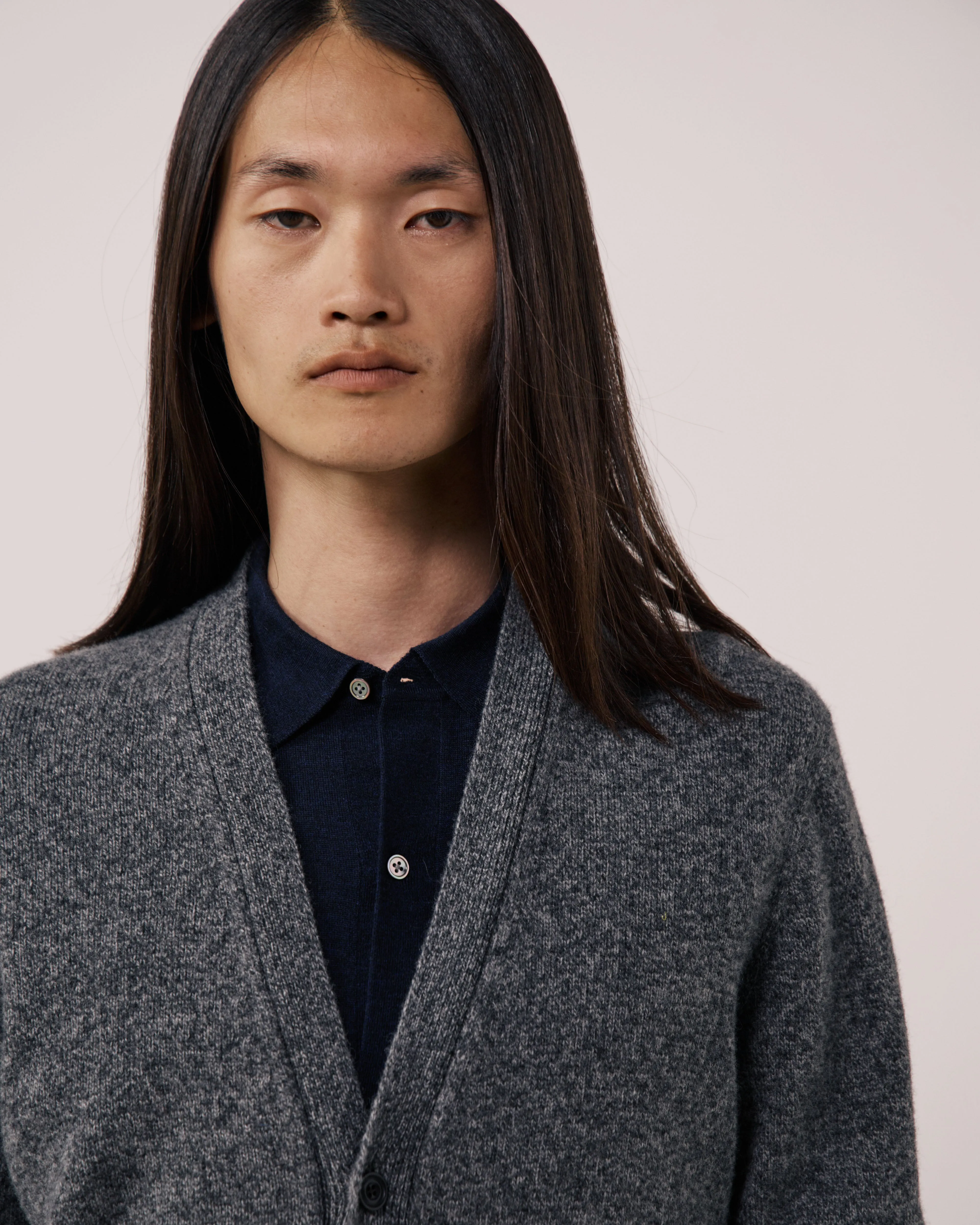 Pull Homme en Laine Mérinos Extrafine Gris Seamless Cardigan sold by Hartford product image thumbnail 3