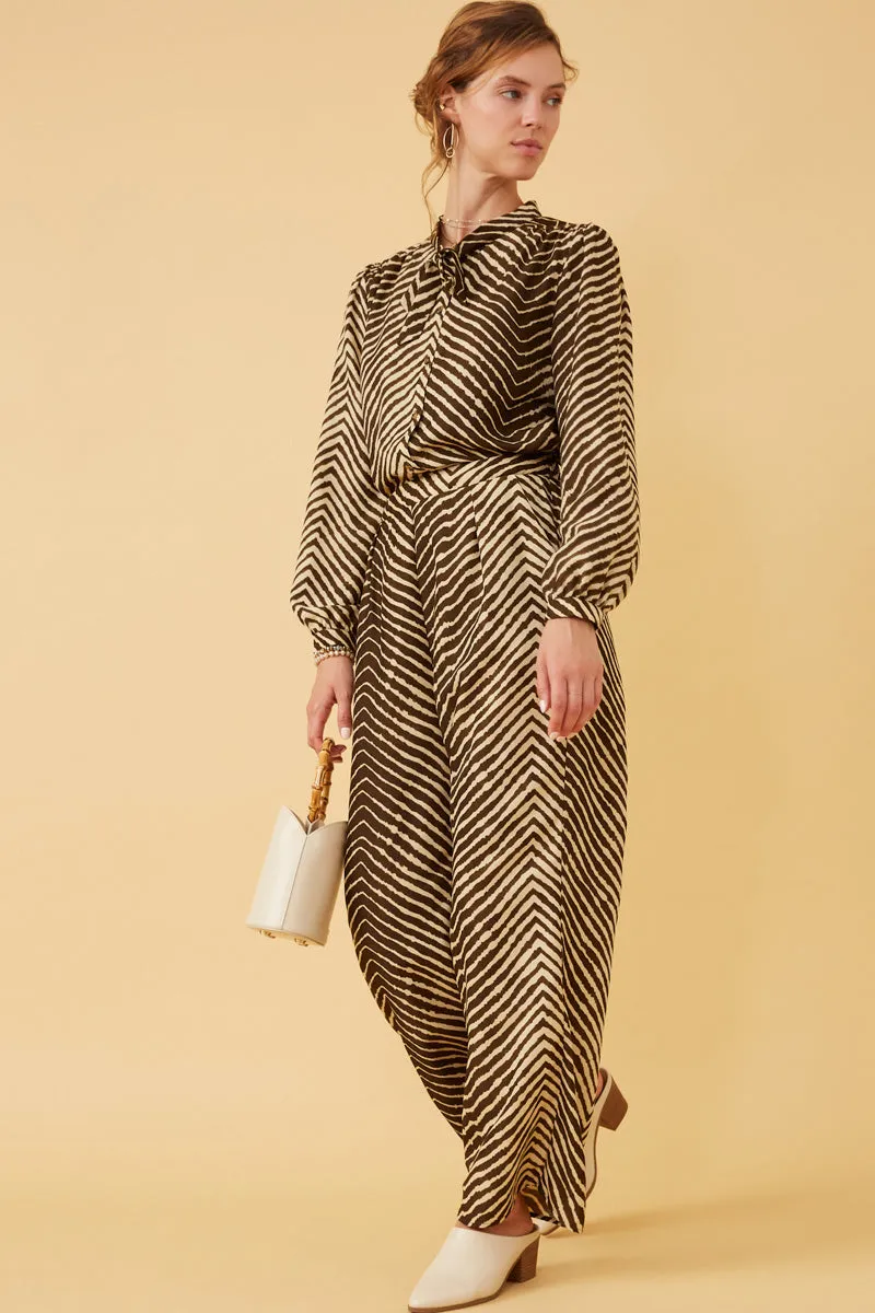 Womens Animal Print Pleated Detail Wide Leg Pants sold by Hayden product image thumbnail 5