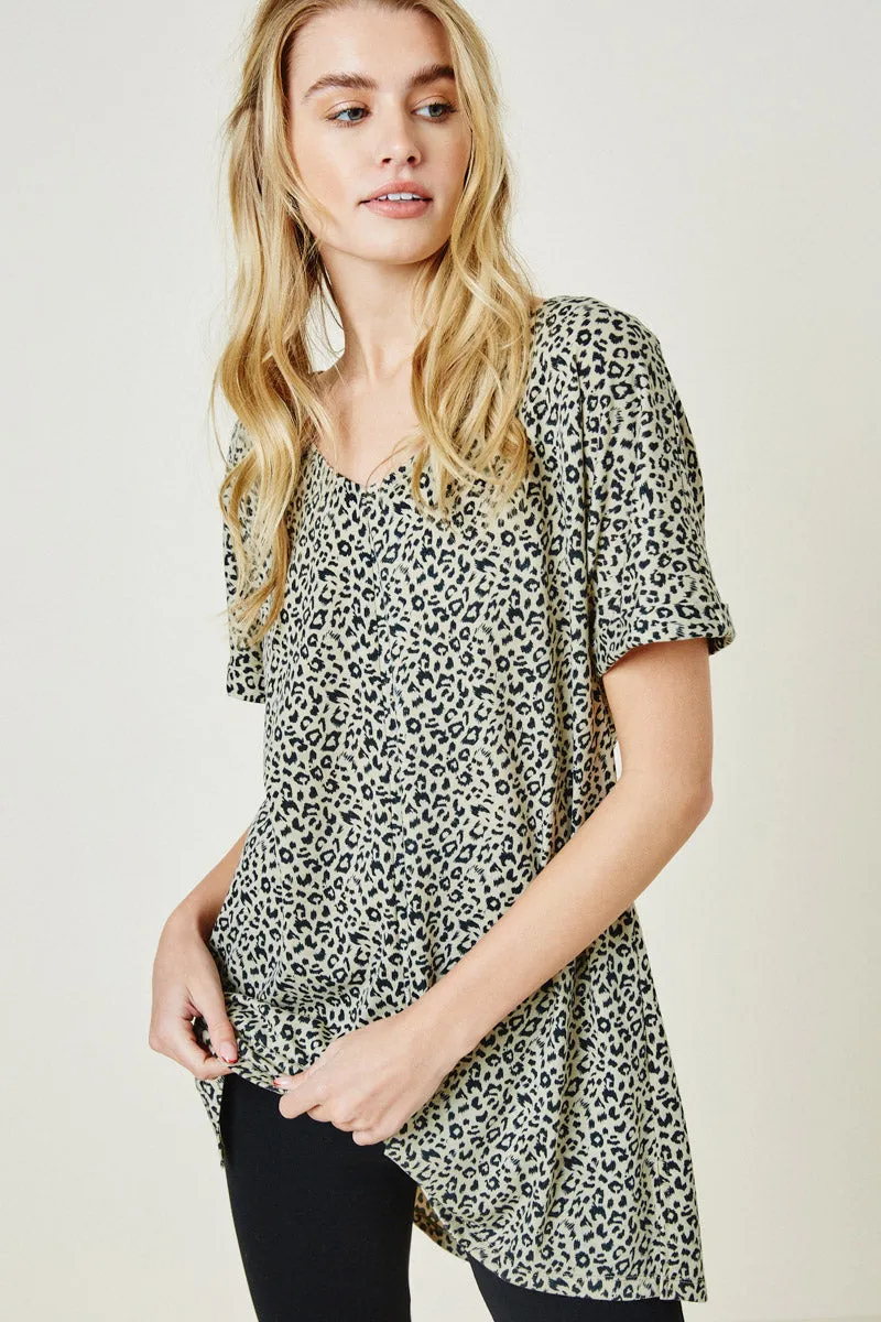 Womens Leopard Knit Short Sleeves V-Neck Tee sold by Hayden product image thumbnail 5