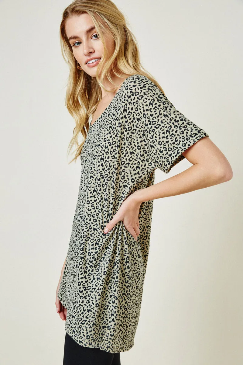 Womens Leopard Knit Short Sleeves V-Neck Tee sold by Hayden product image thumbnail 3