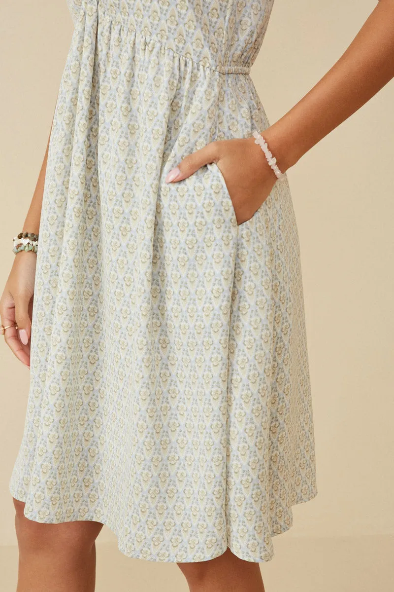 Womens Paisley Print Shirred Front Flutter Sleeve Dress sold by Hayden product image thumbnail 3