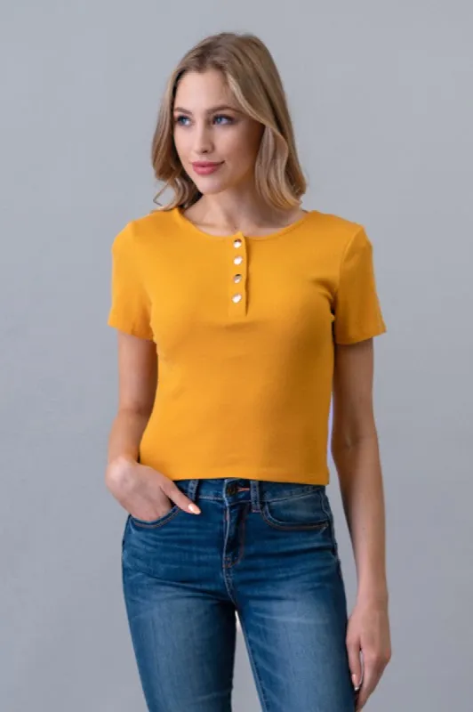 SNAP BUTTON HENLEY NECK RIN SHORT SLEEVE TOP sold by Heart & Hips