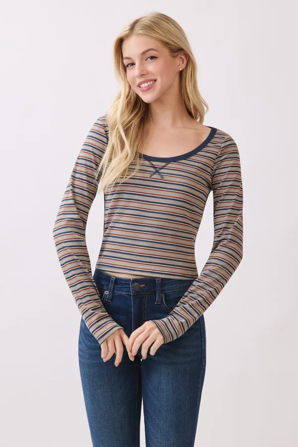 CONTRAST BINDING SCOOP NK LONG SLV TOP sold by Heart & Hips product image thumbnail 5