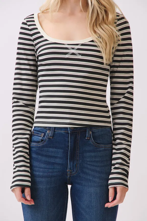 CONTRAST BINDING SCOOP NK LONG SLV TOP sold by Heart & Hips product image thumbnail 4