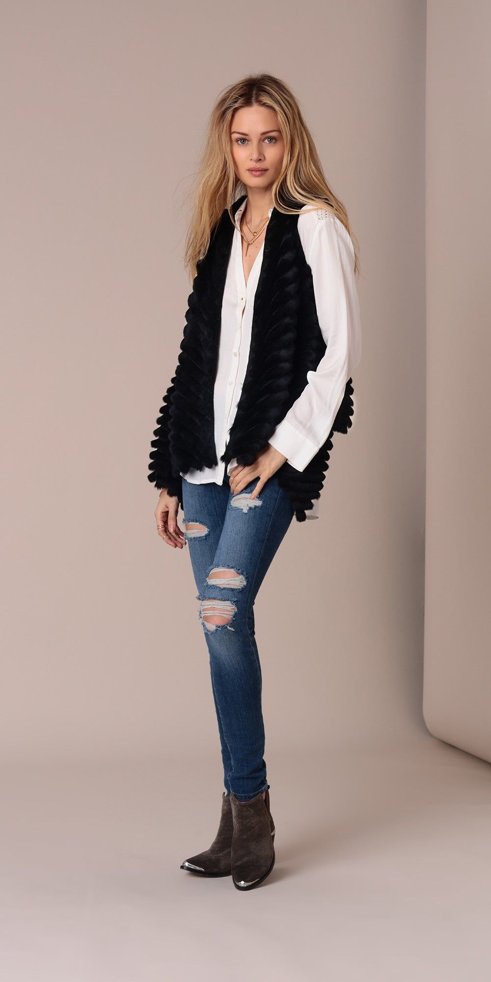 Rey Vest sold by Heartloom product image thumbnail 4