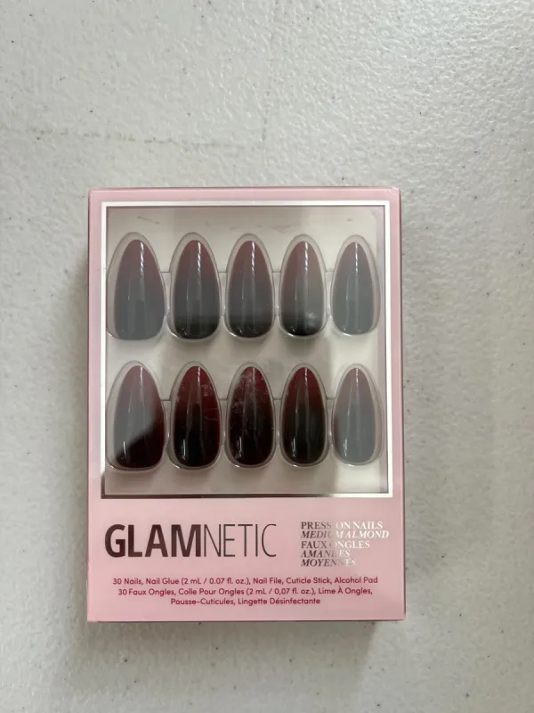 glamnetic nails black sold by Hello Molly