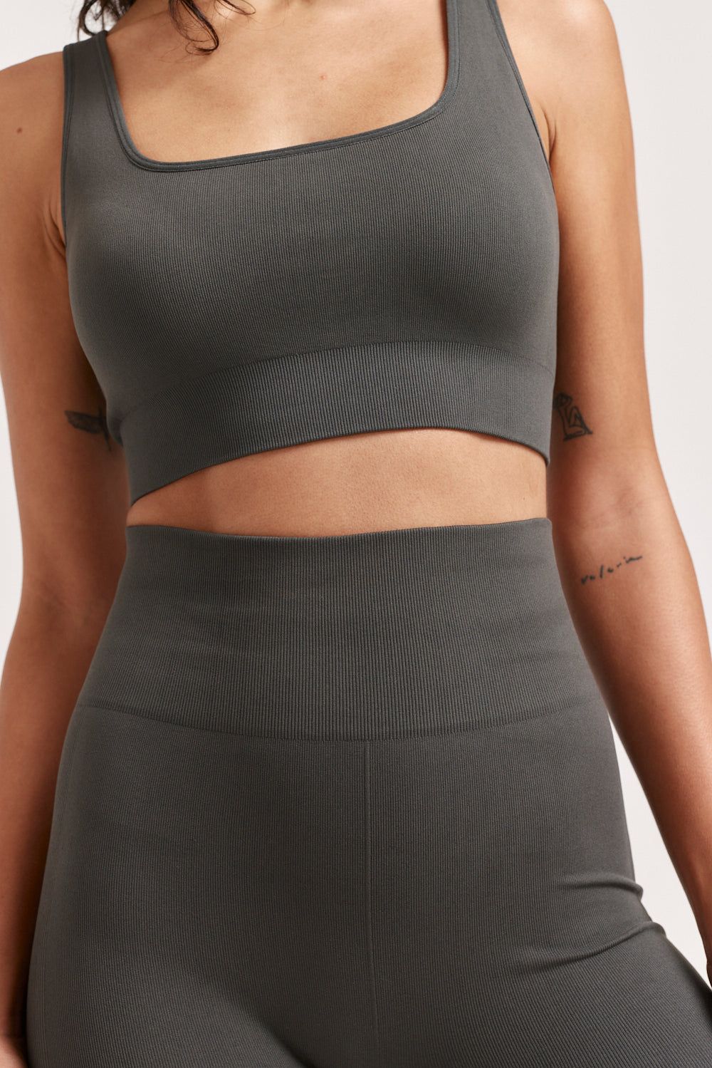 Sara Seamless Legging sold by Henne product image thumbnail 3