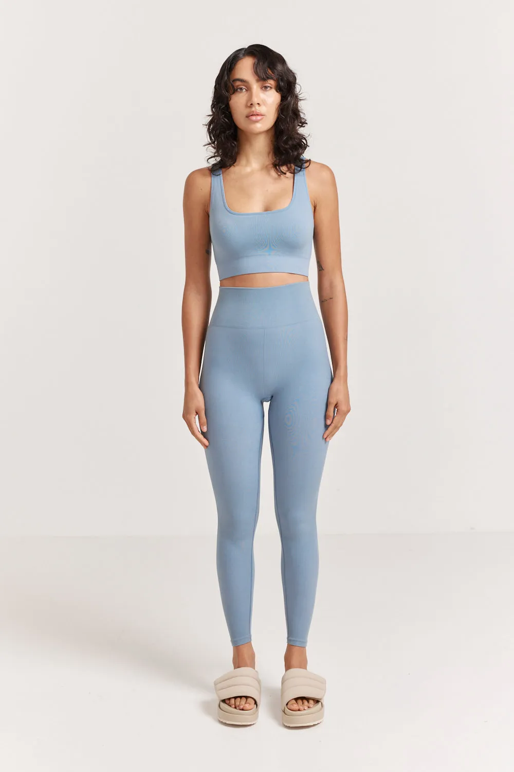 Sara Seamless Legging sold by Henne
