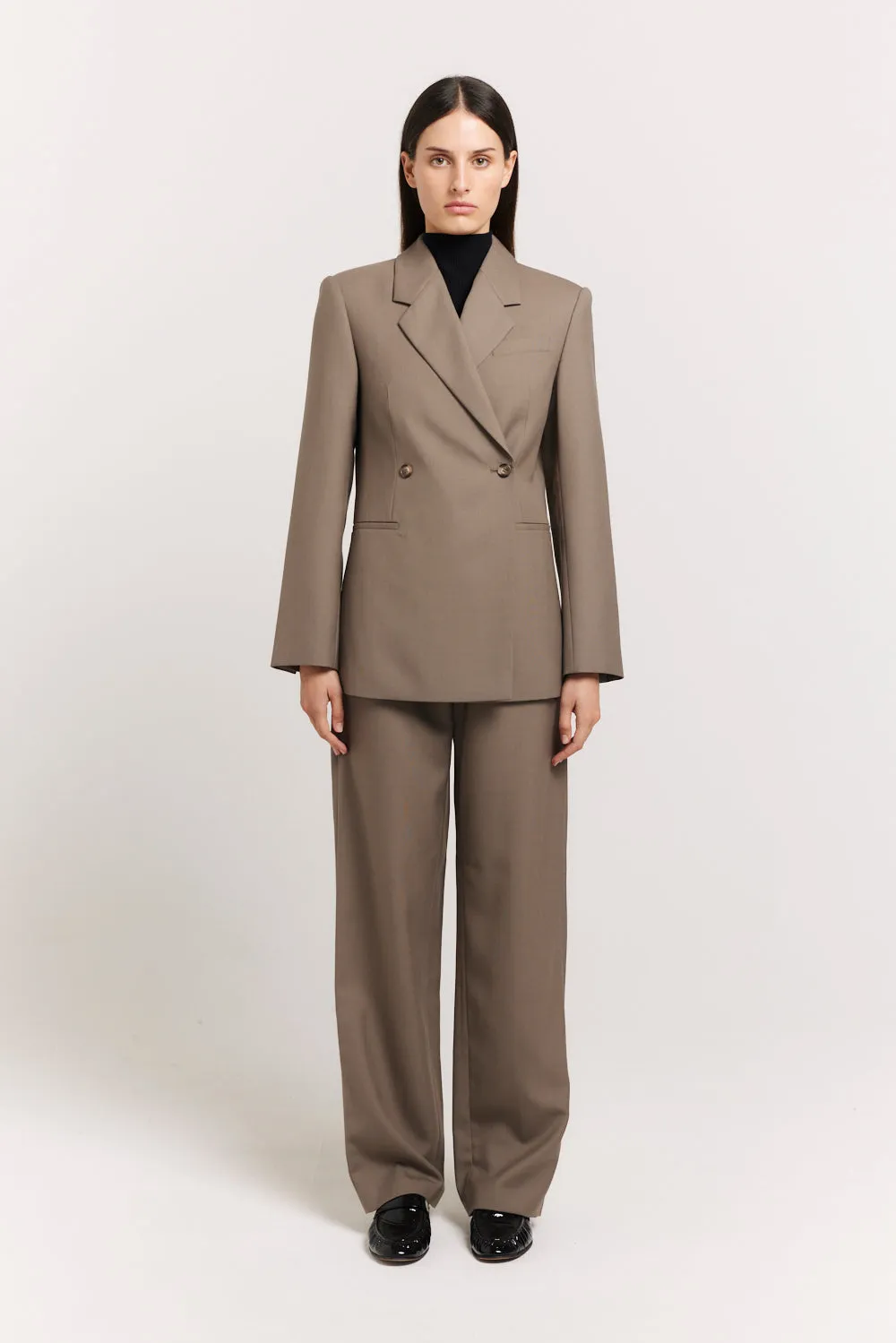 Wren Blazer sold by Henne