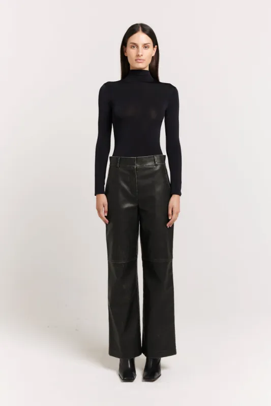 Ronin Pant sold by Henne