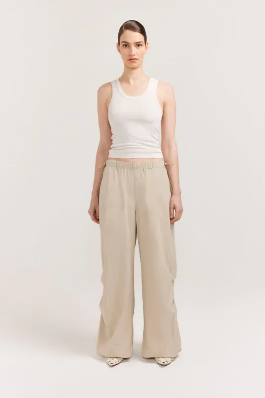 Vasco Pant sold by Henne