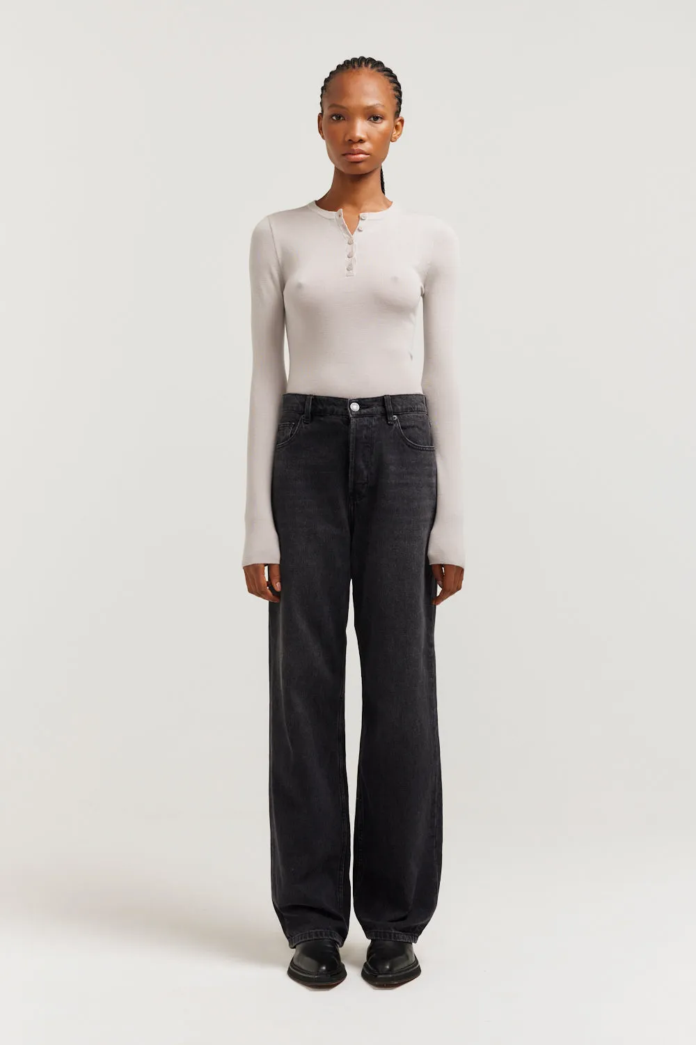 Paxe Henley sold by Henne