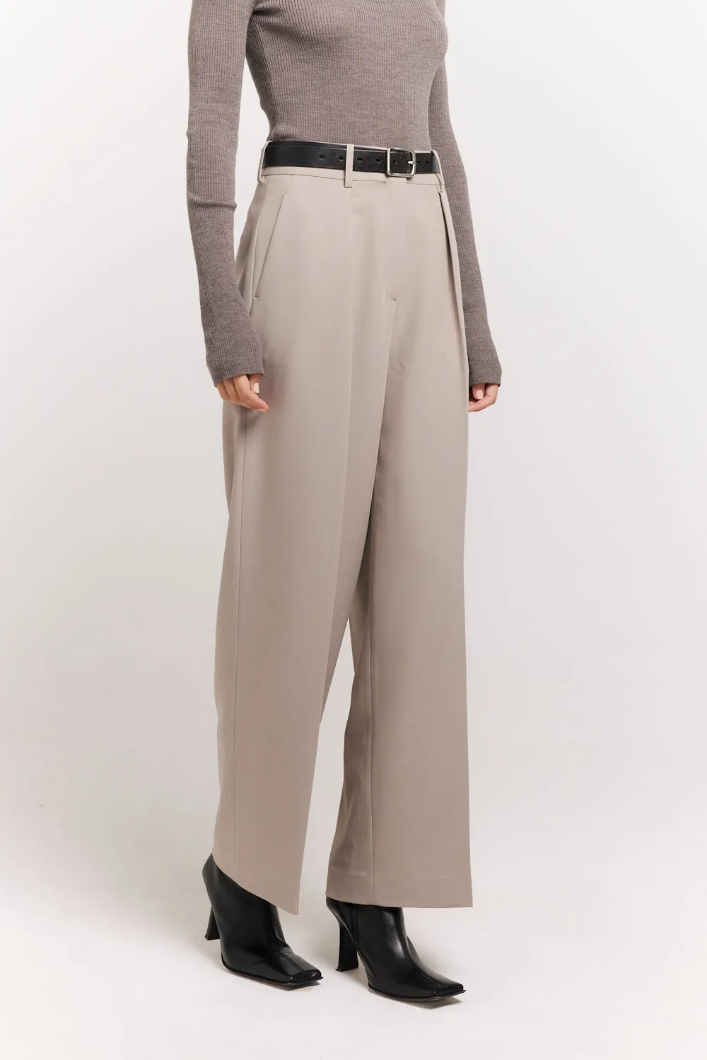 Ari Pant sold by Henne product image thumbnail 2