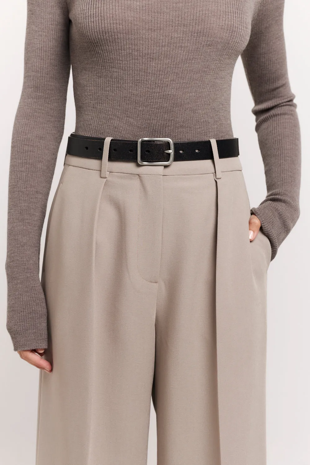 Ari Pant sold by Henne product image thumbnail 5