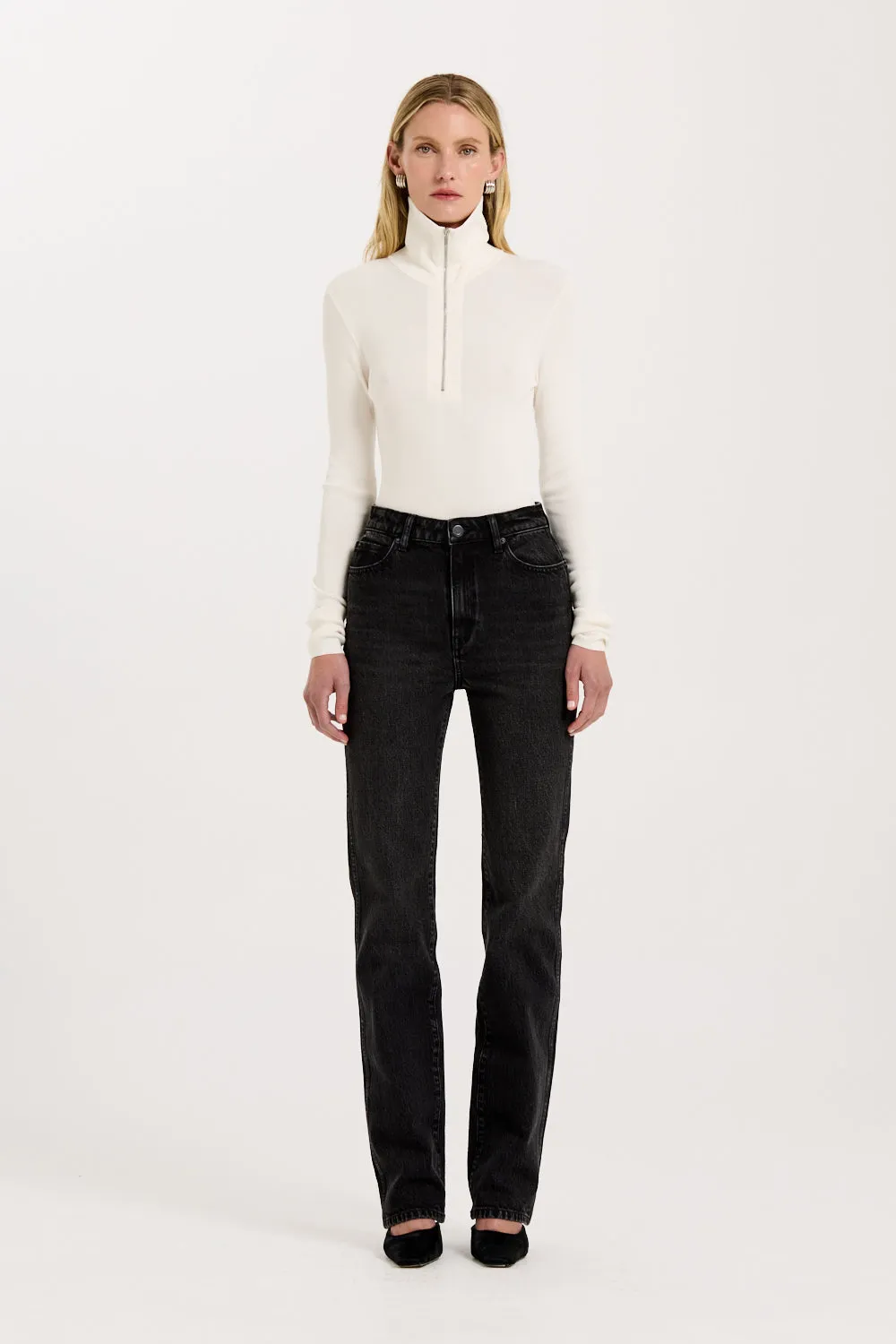 Rina Zip Top sold by Henne