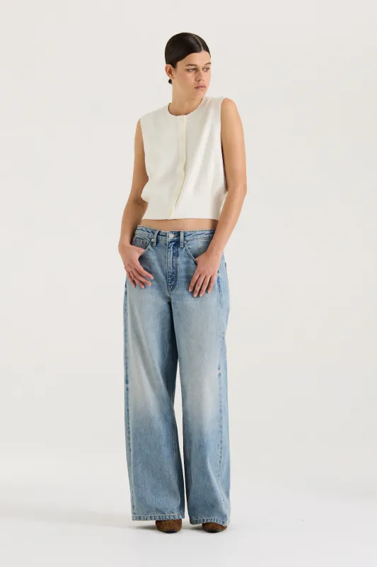 Elio Jean sold by Henne