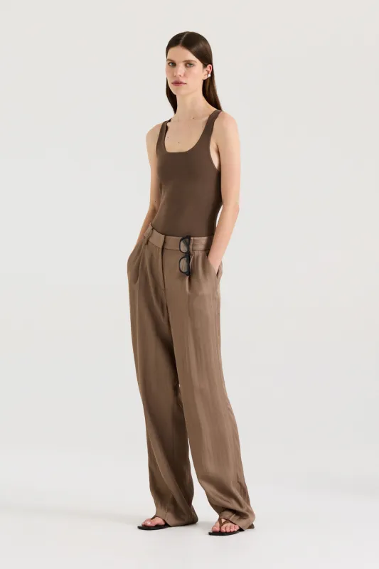Lila Pant sold by Henne