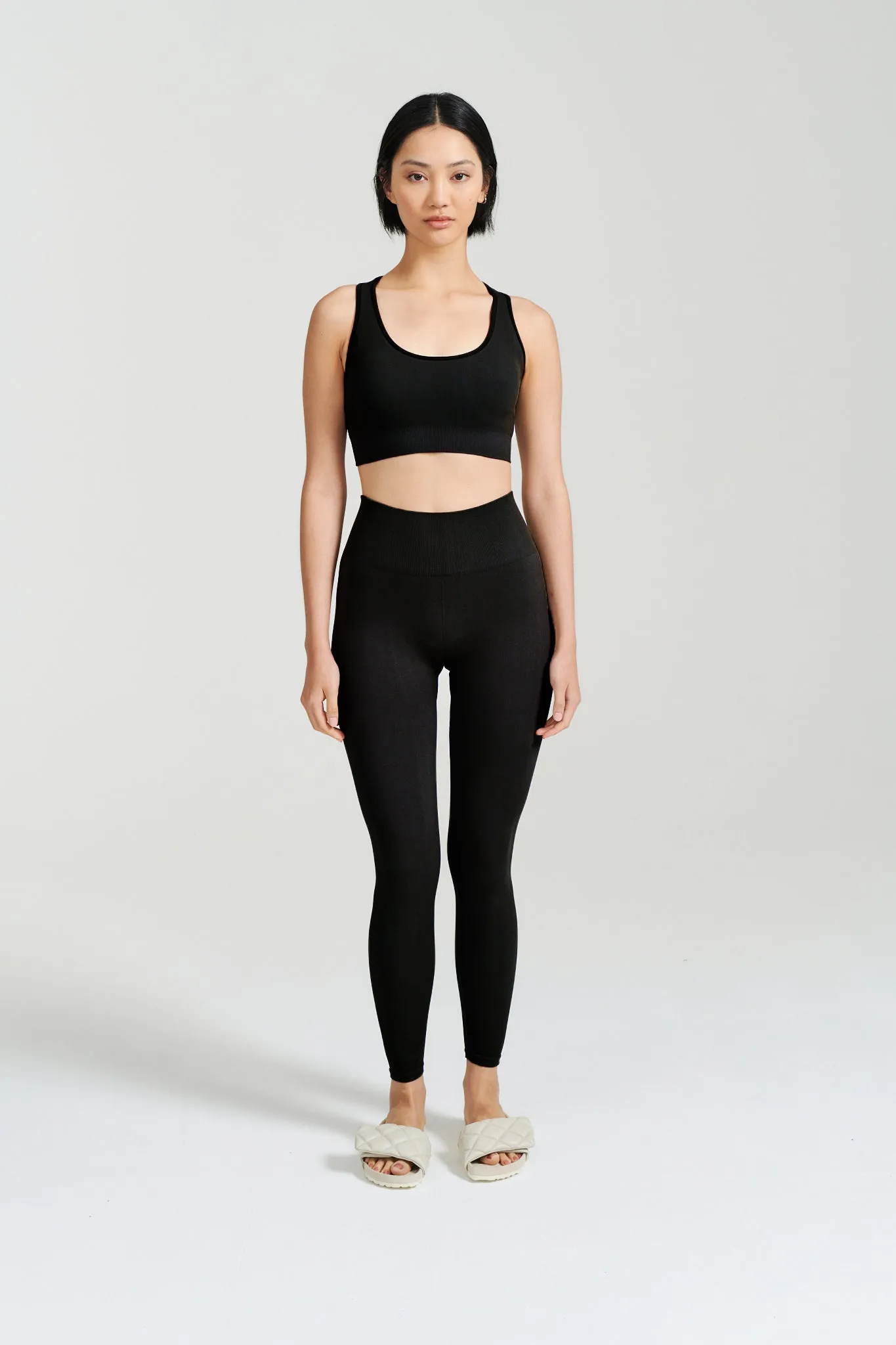 Thea Seamless Crop sold by Henne