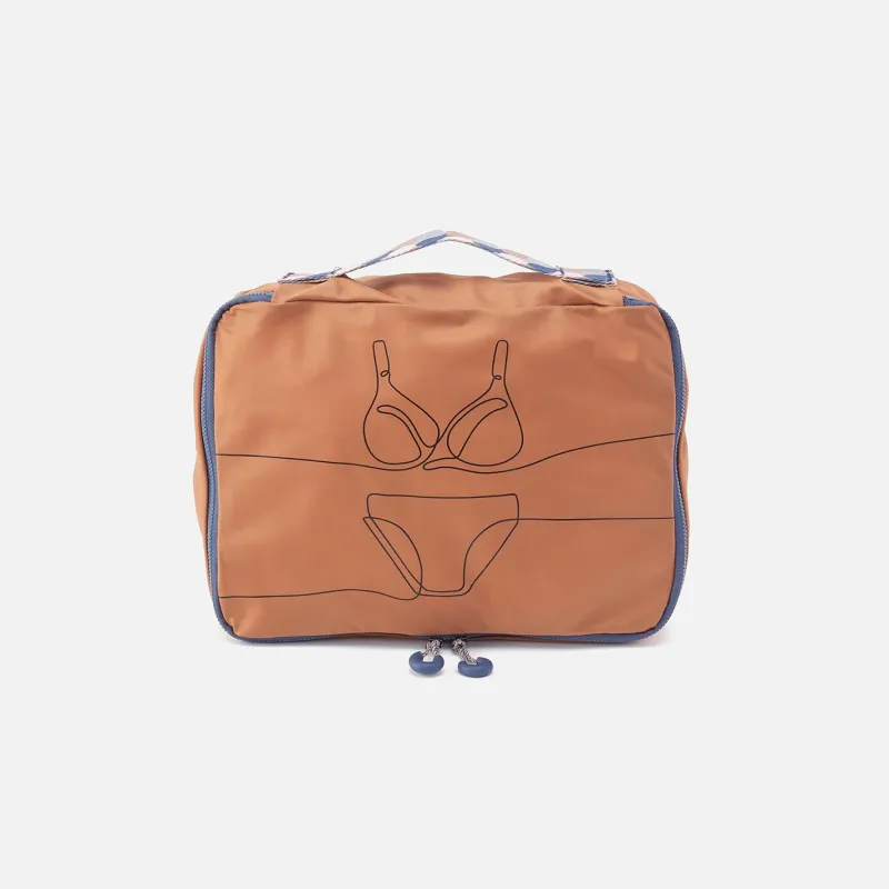 SET TO GO Packing Cube Medium in CaRefiber recycled nylon - Dune sold by HOBO